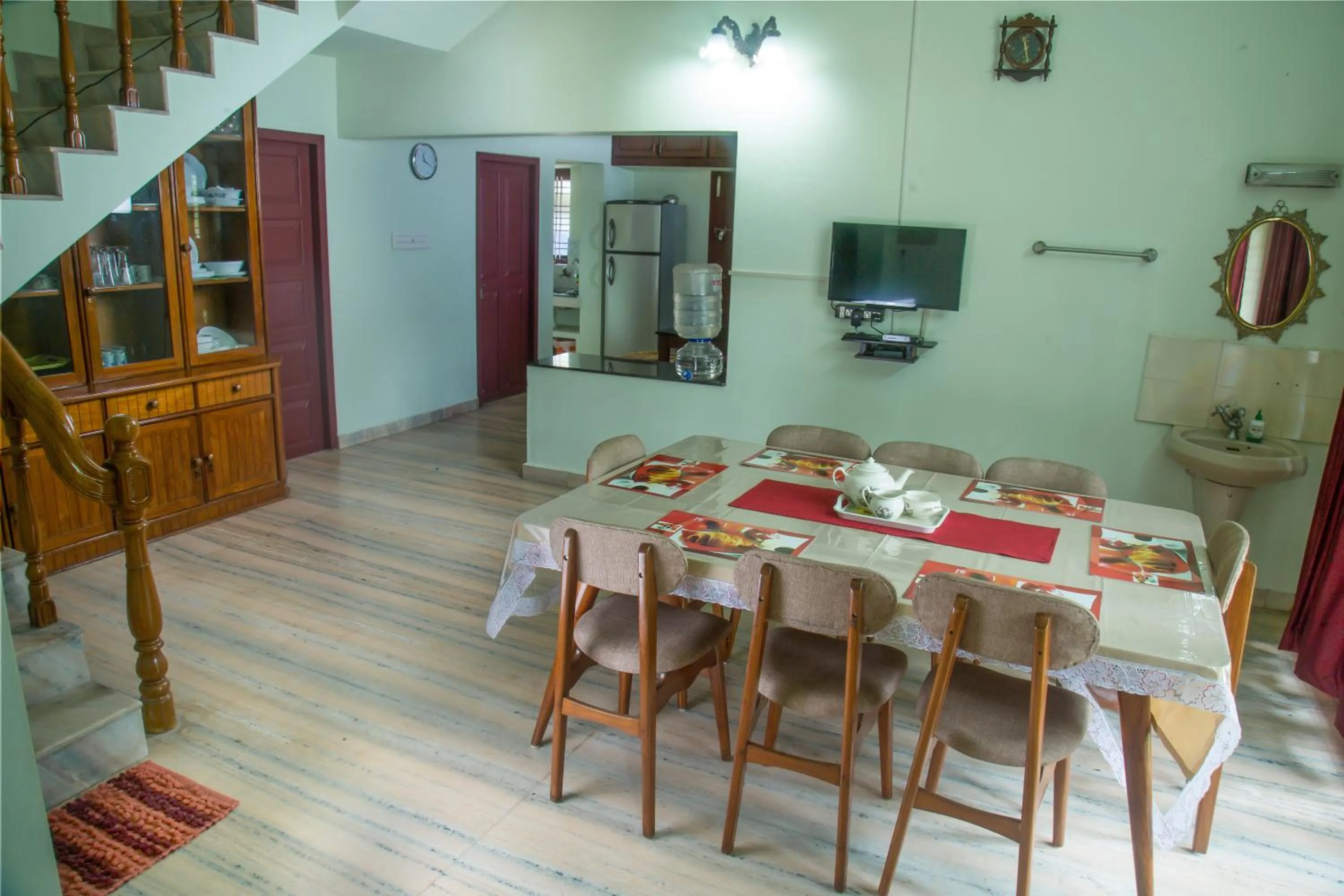 Communal lounge/ TV room in Lake County Heritage Home