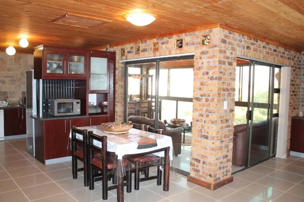 Communal kitchen in Quest Bed And Breakfast