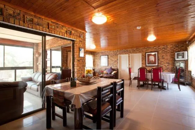 Communal lounge/ TV room in Quest Bed And Breakfast