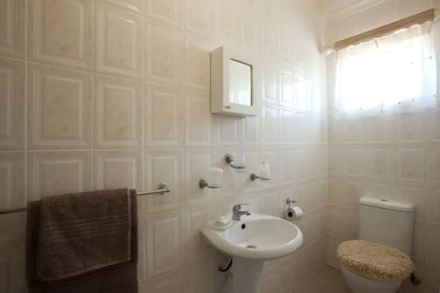 Bathroom in Quest Bed And Breakfast