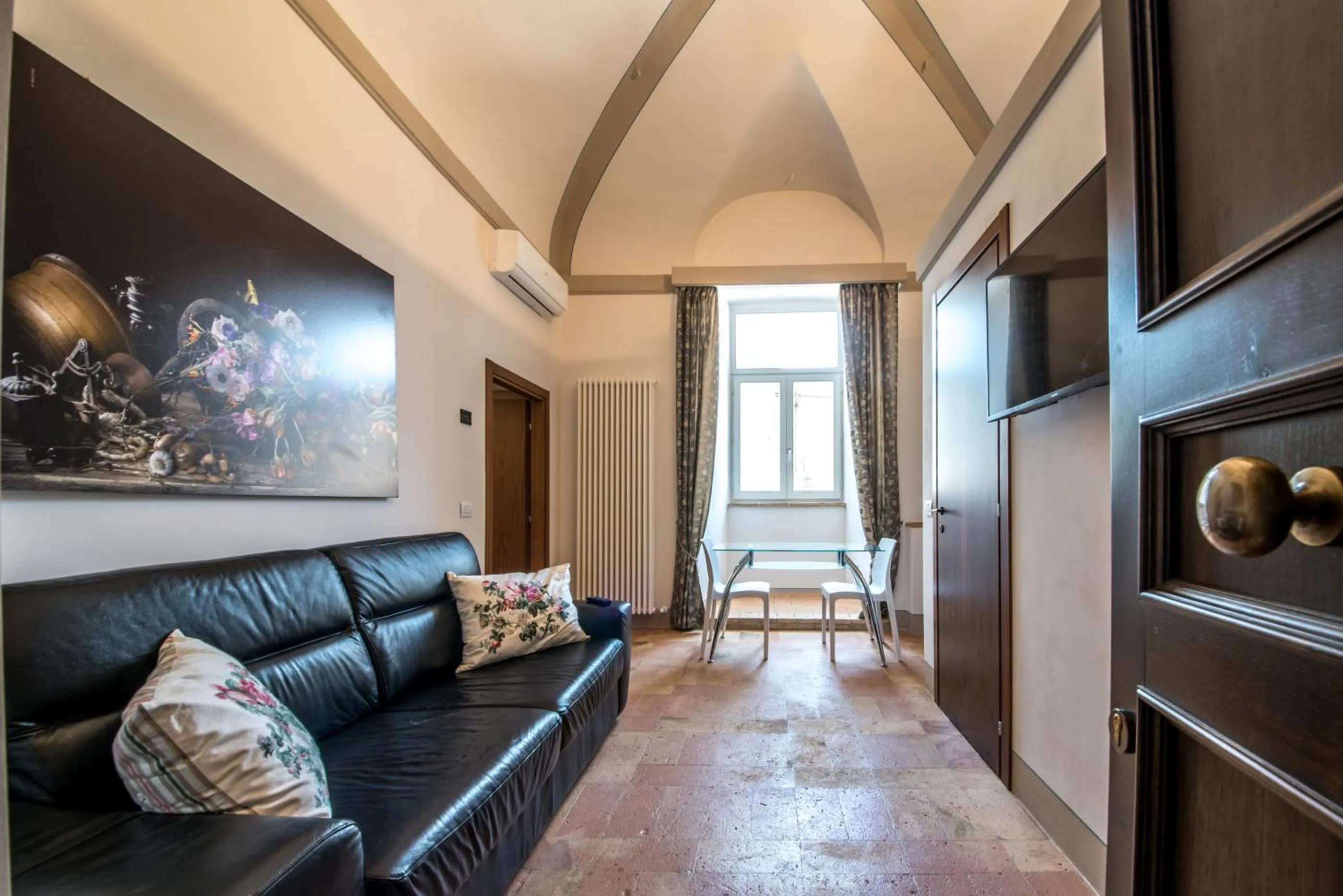 Dining area in Suite Assisi
