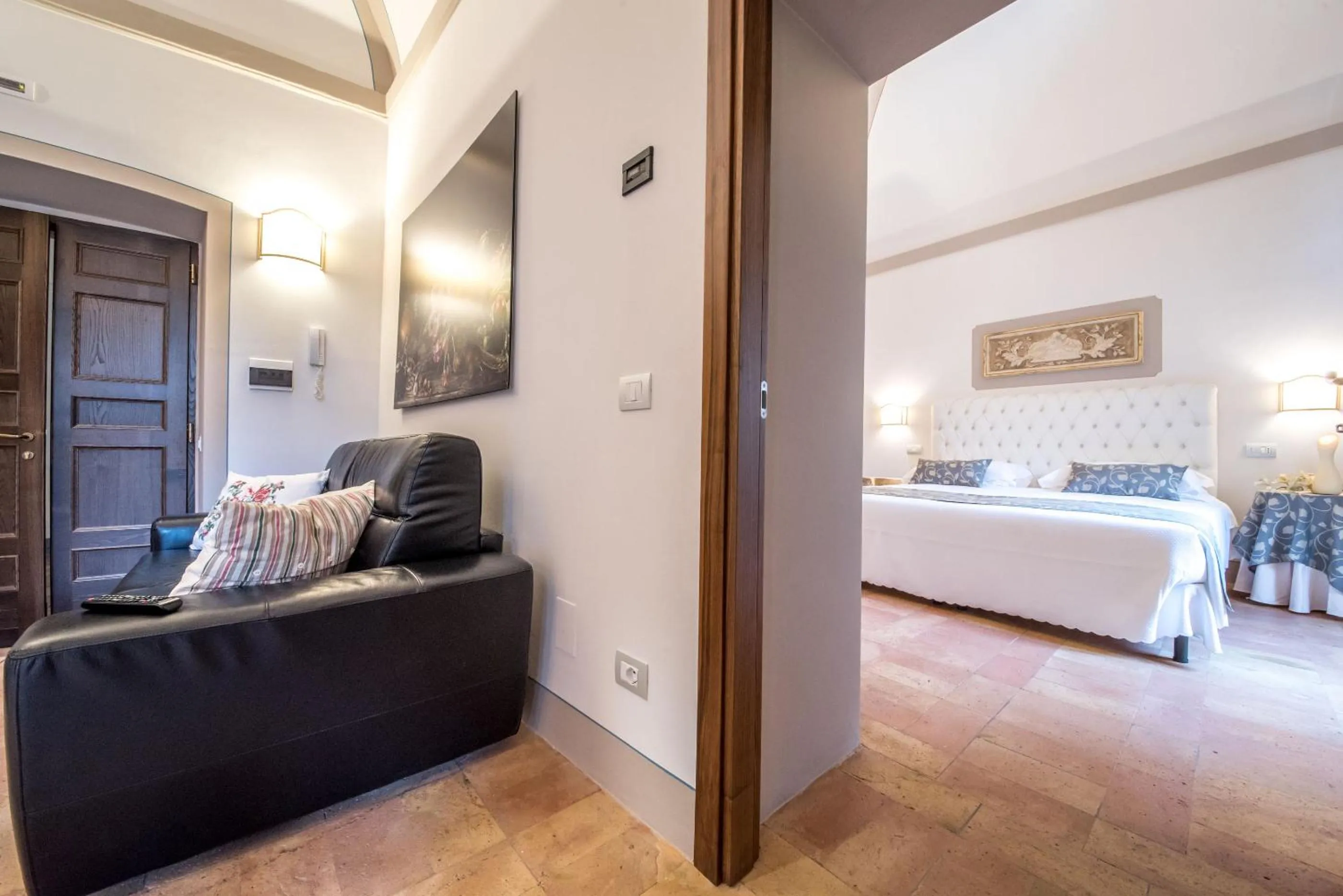 Photo of the whole room, Bed in Suite Assisi