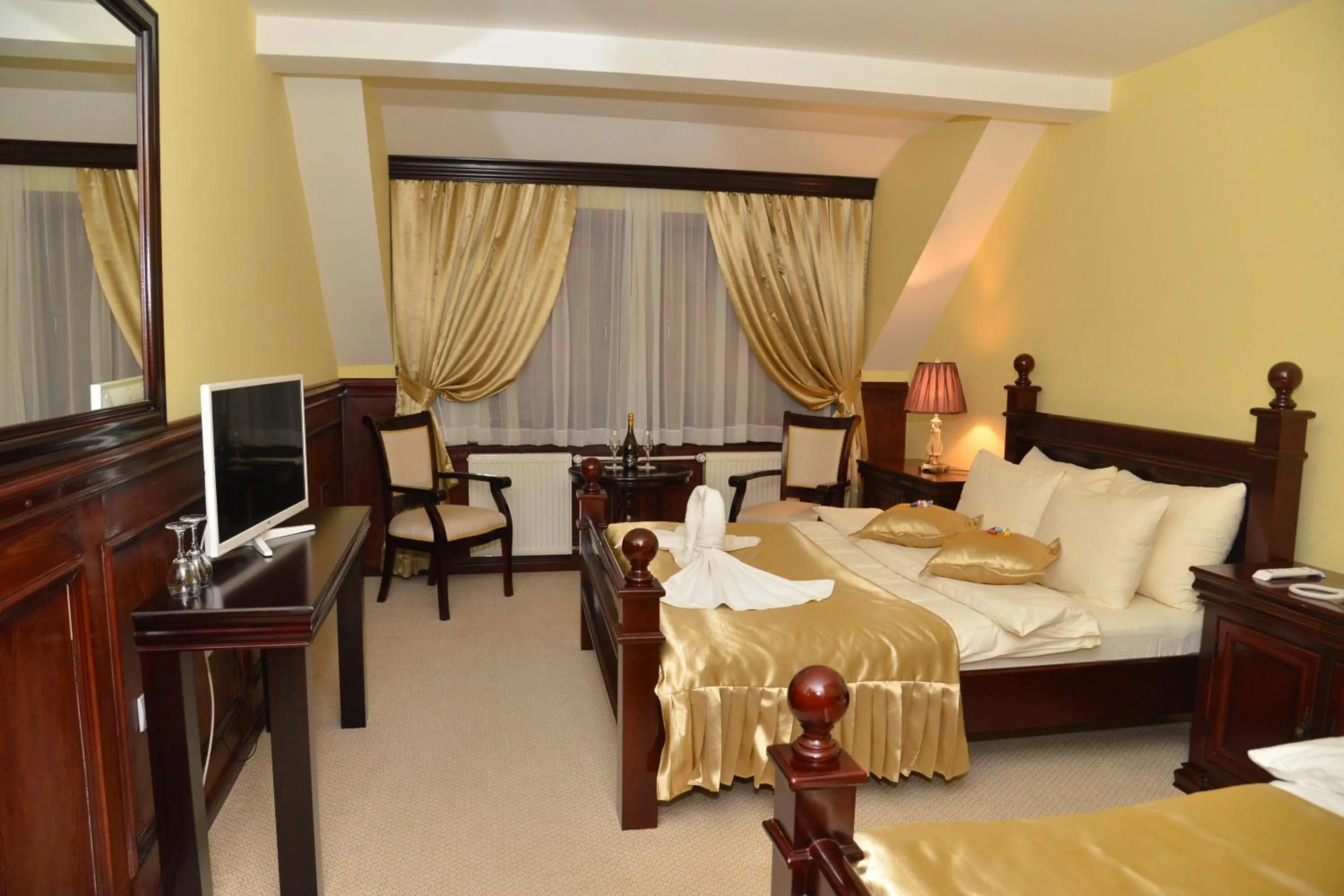 Photo of the whole room, Bed in Hotel Zlatarski Zlatnik