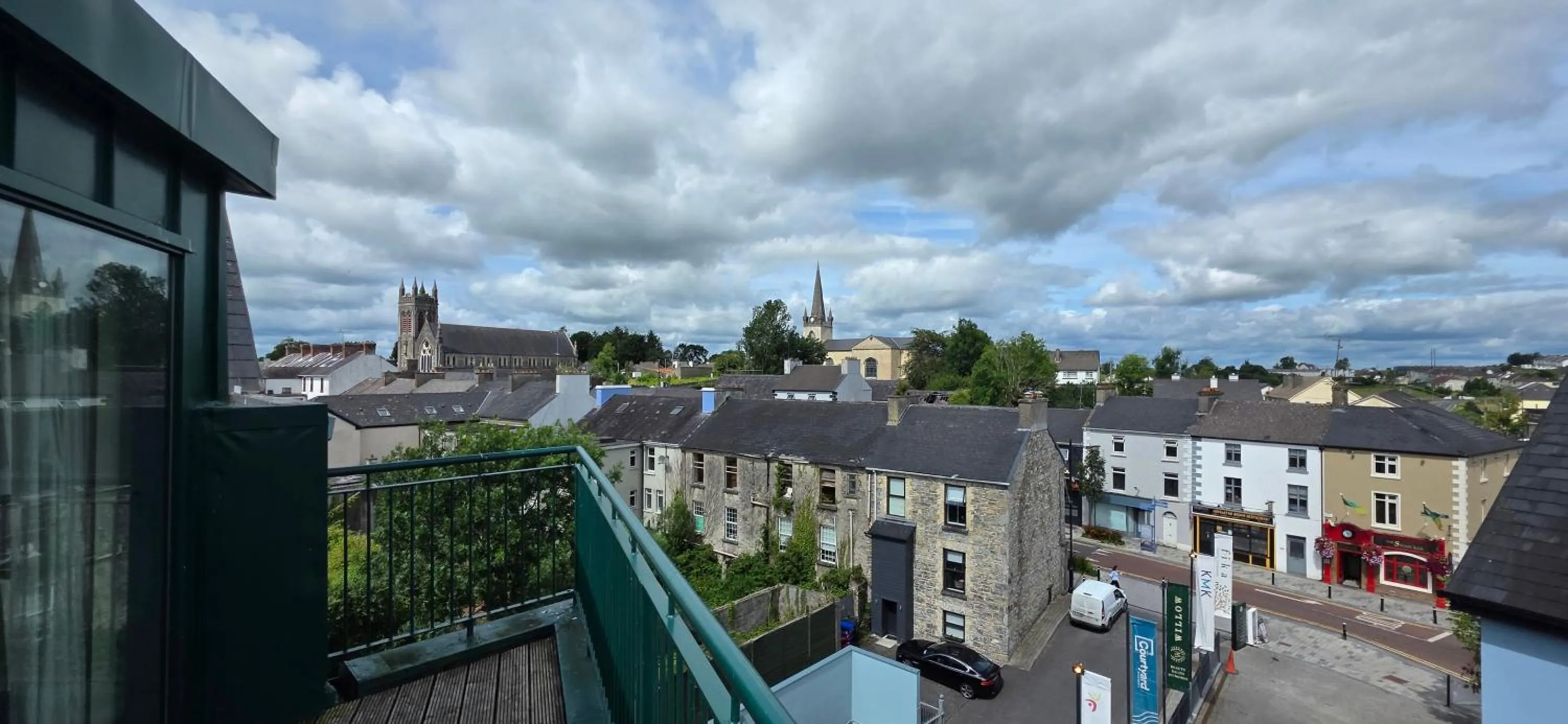 The Courtyard Apartments