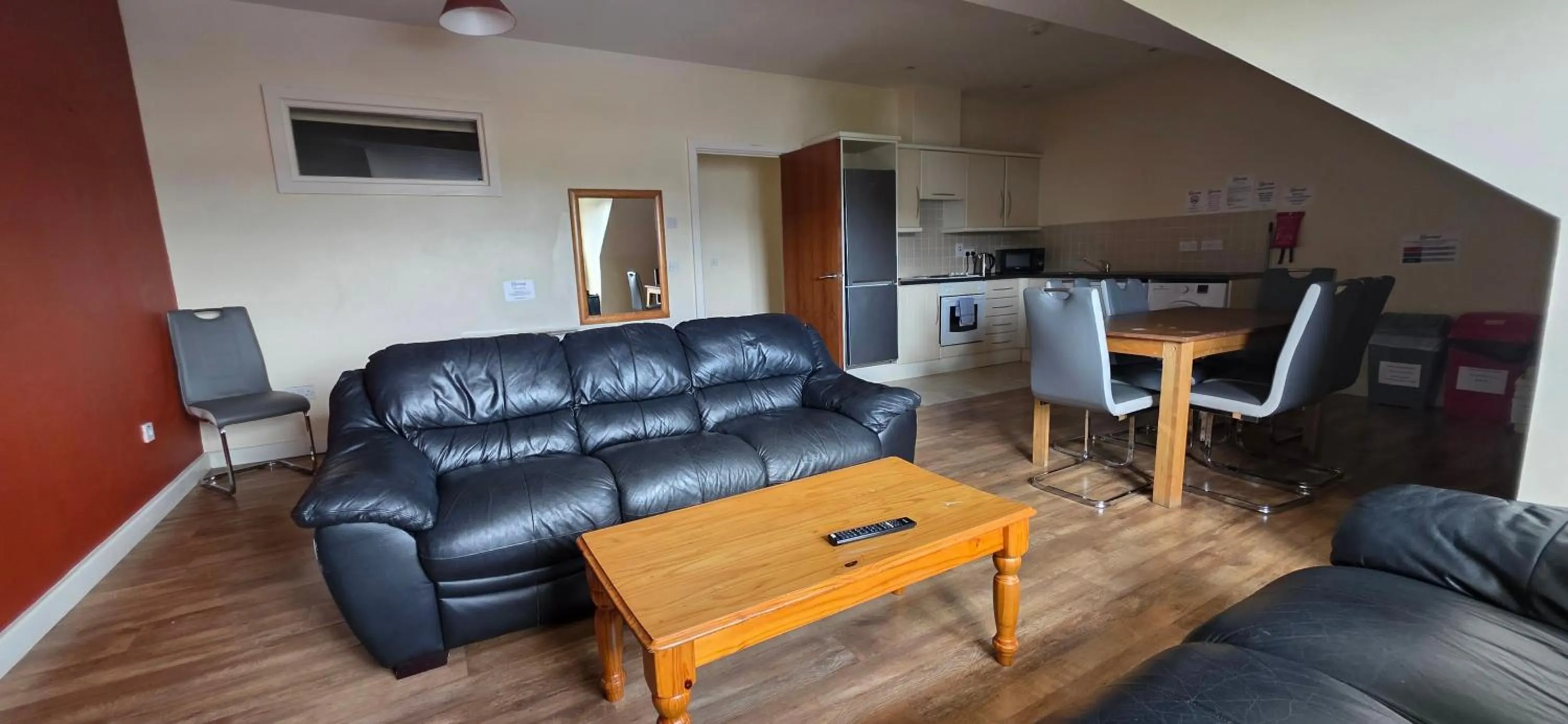 The Courtyard Apartments