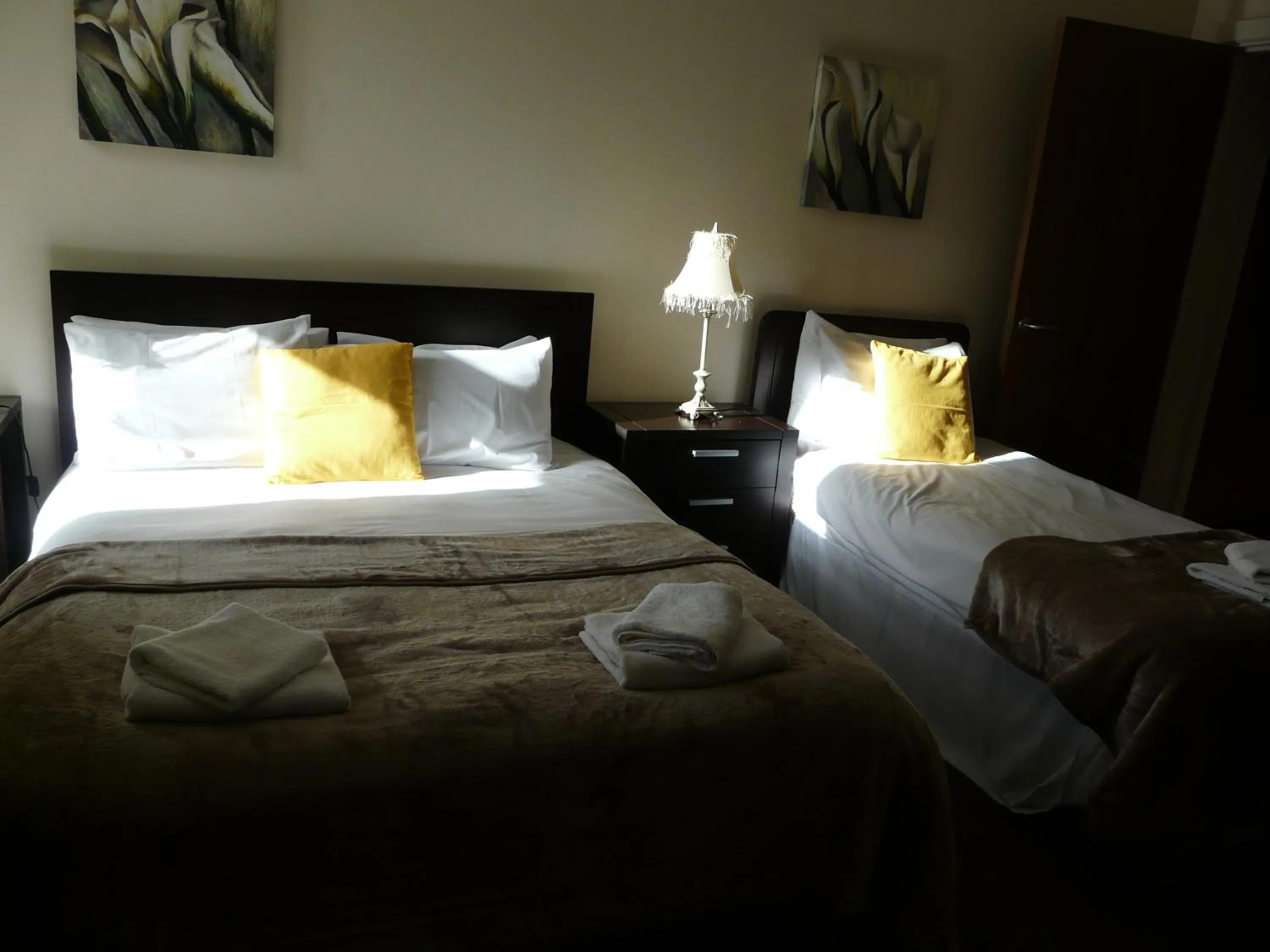 Bed in The Courtyard Apartments