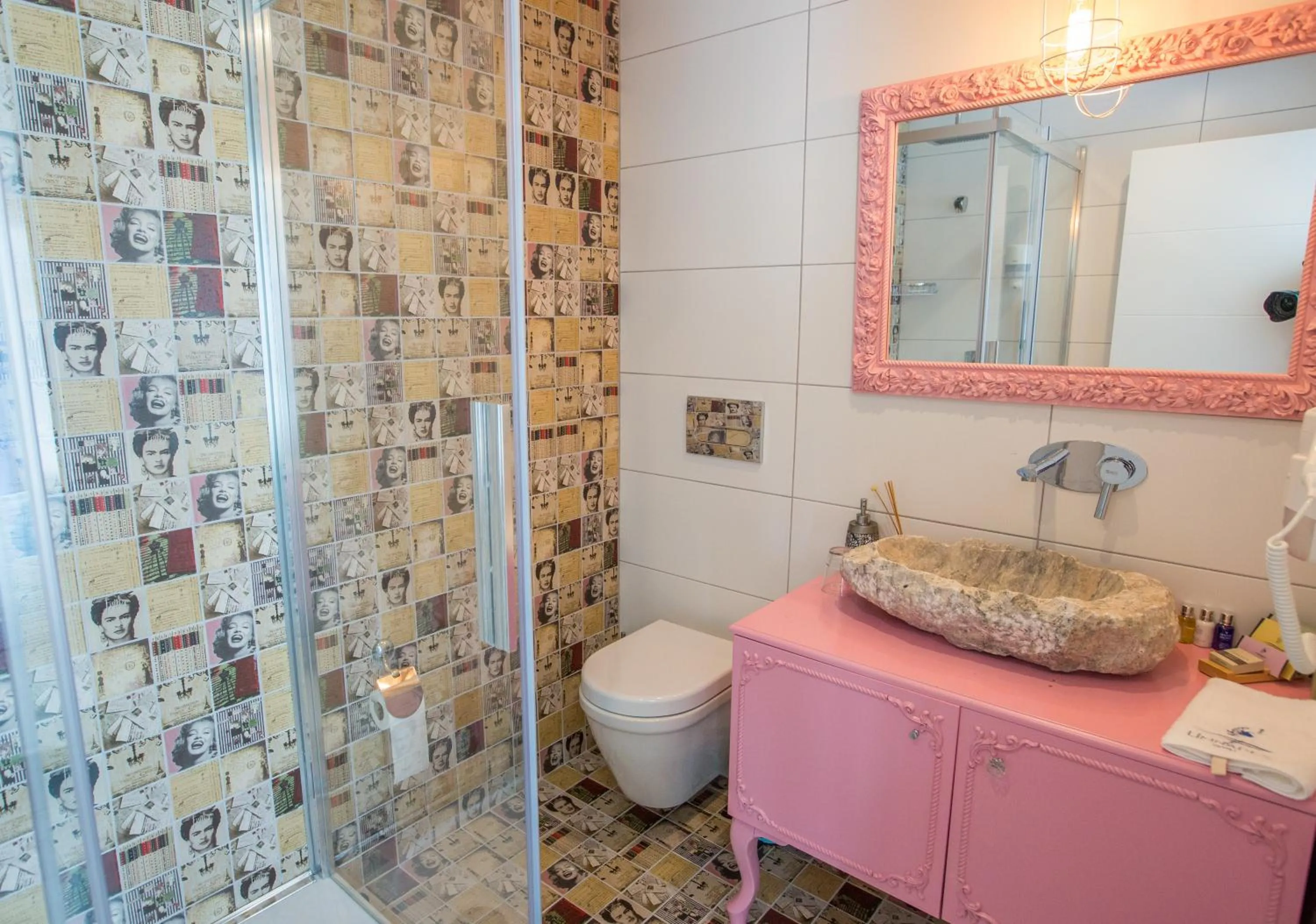 Decorative detail in Limnades Hotel İznik