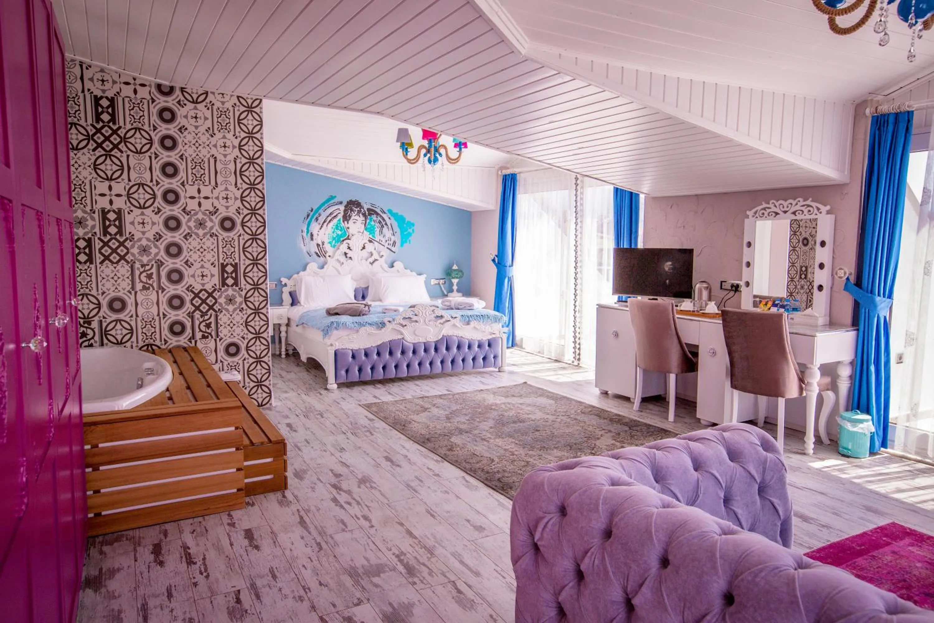 Living room, Bed in Limnades Hotel İznik