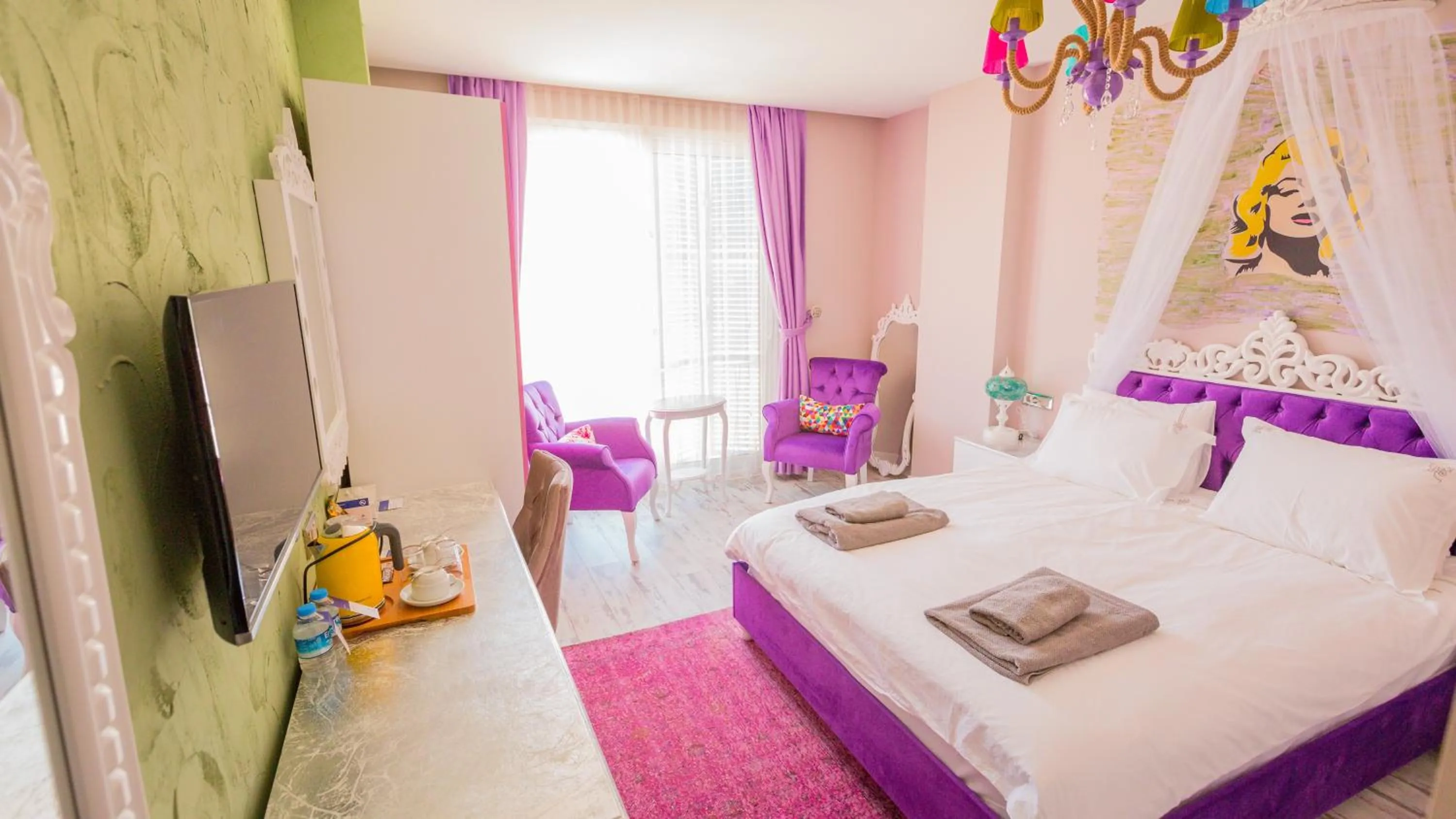 Decorative detail, Bed in Limnades Hotel İznik