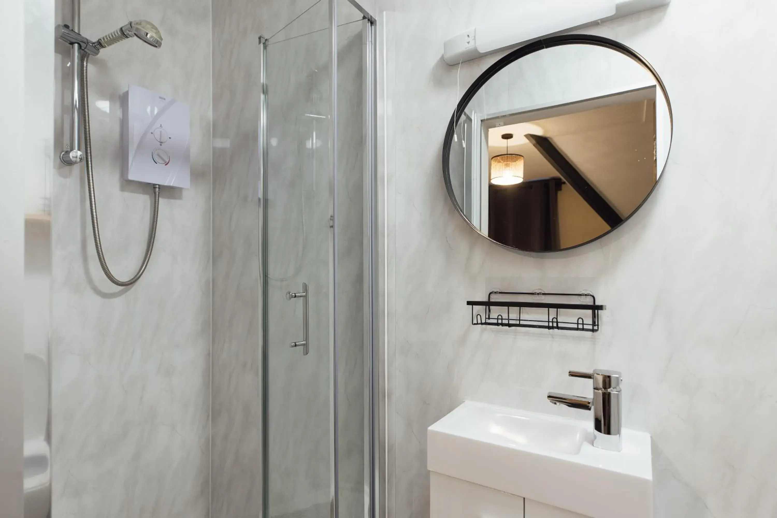 Standard Twin Room in The Dolphin Hotel & Restaurant Standard Twin Room in The Dolphin Hotel & Restaurant