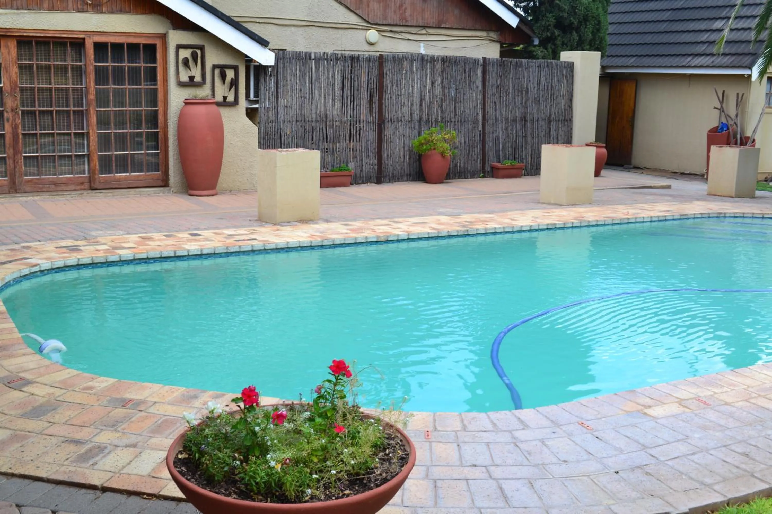 Swimming pool in Castello Guesthouse Vryburg