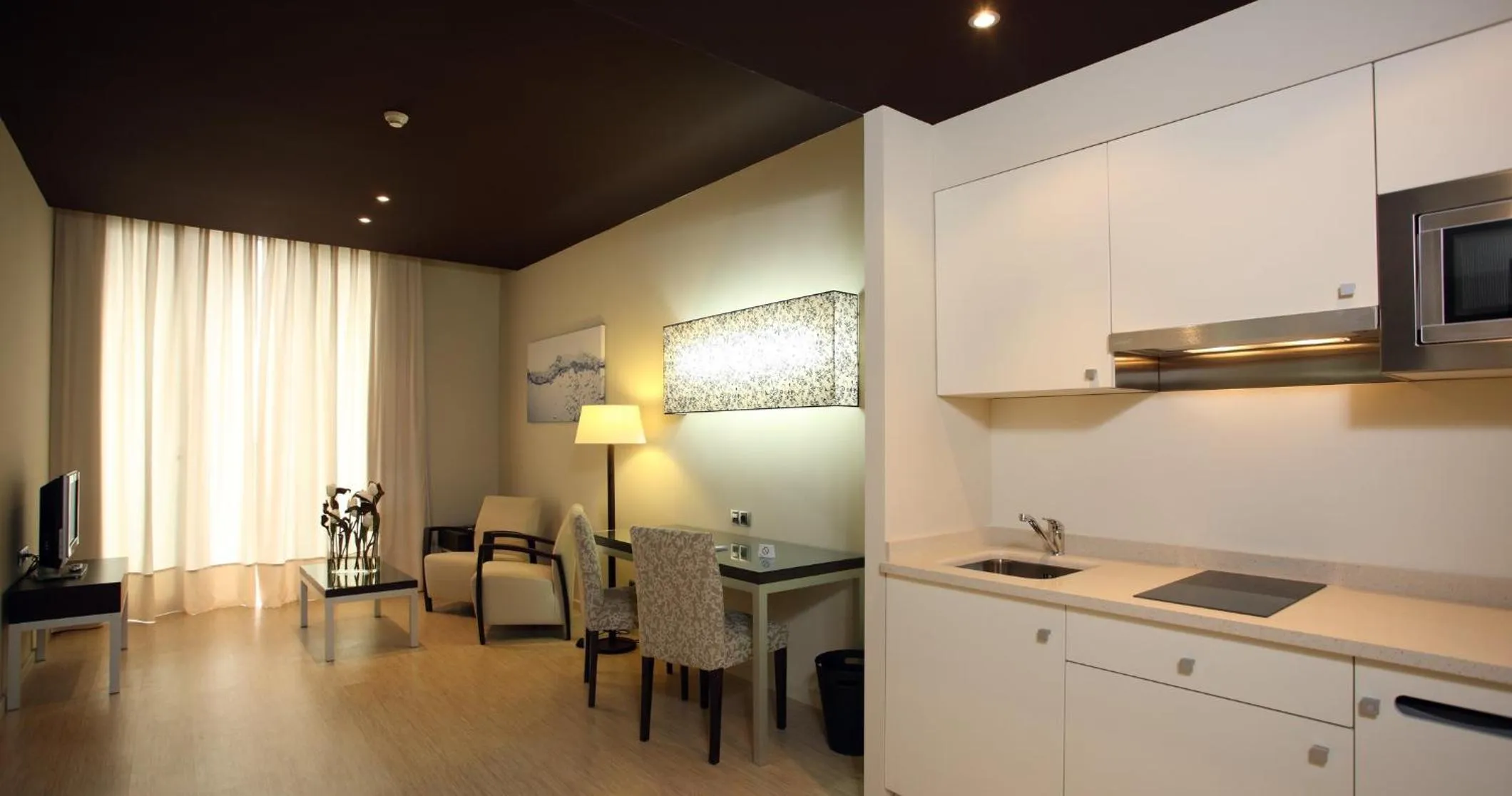 Photo of the whole room in Sercotel Boulevard Vitoria-Gasteiz