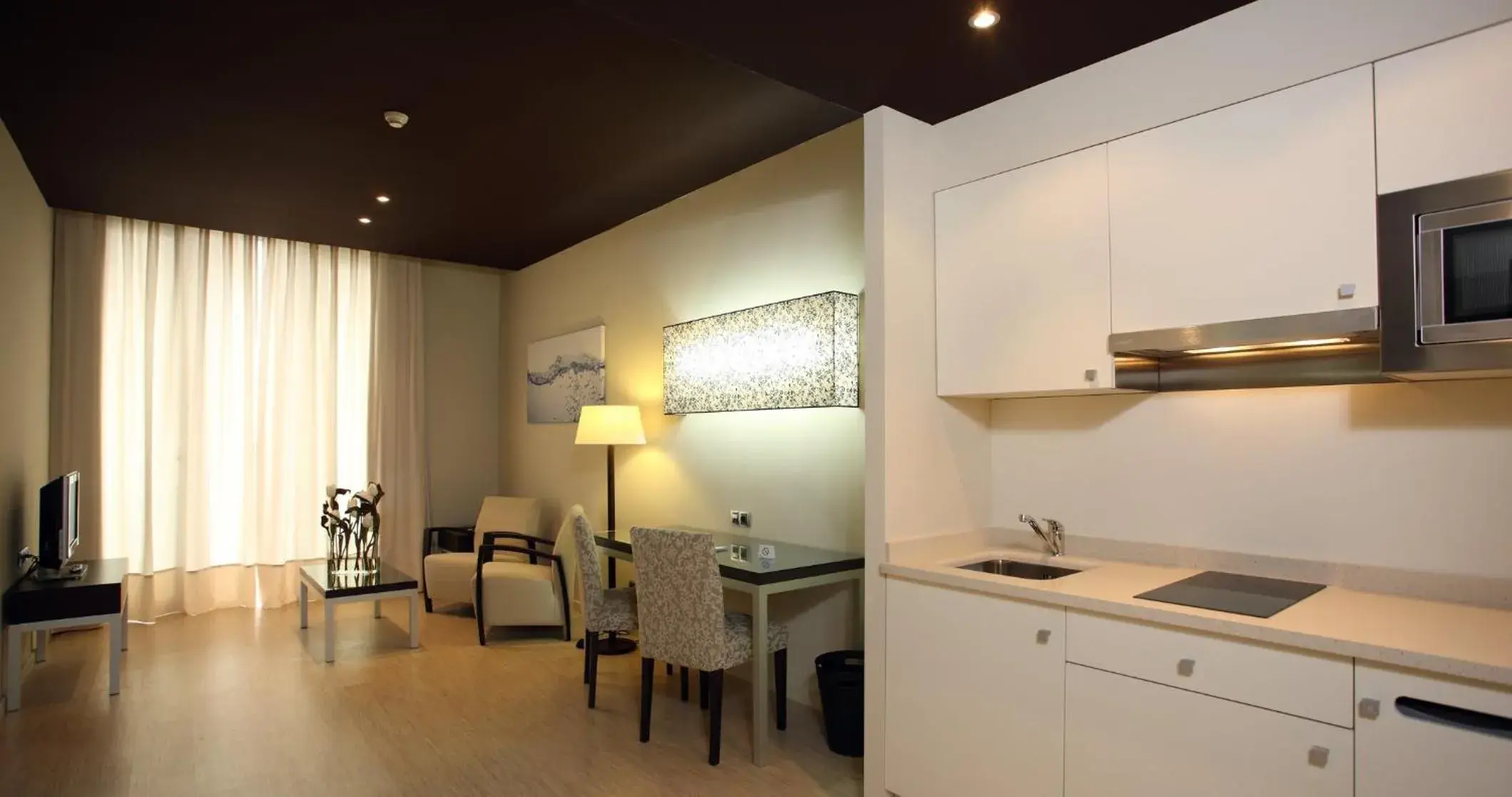 Junior Suite Triple in Sercotel Boulevard Vitoria-Gasteiz Junior Suite Triple in Sercotel Boulevard Vitoria-Gasteiz