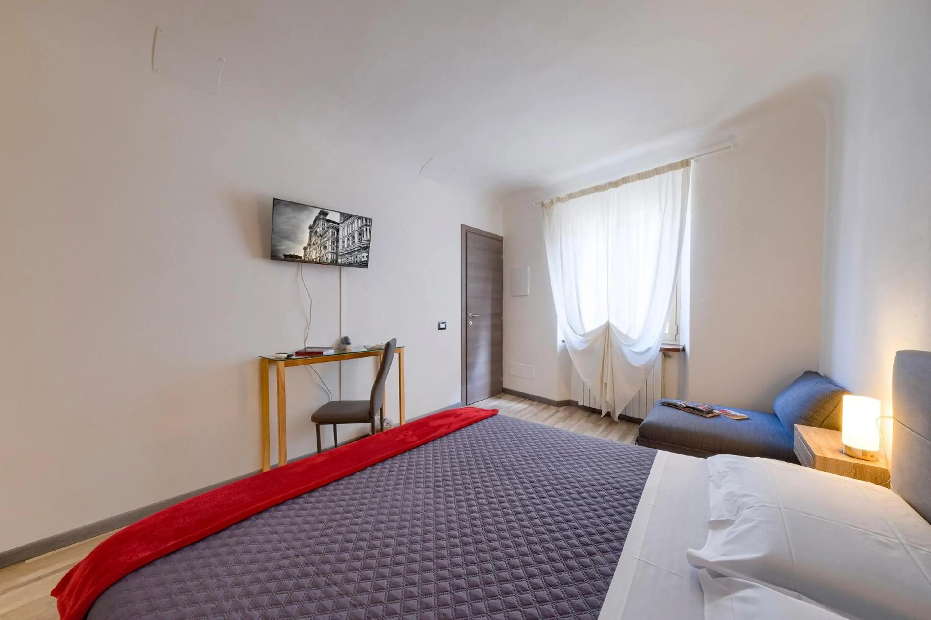 Photo of the whole room, Bed in Home Boutique Santa Maria Novella