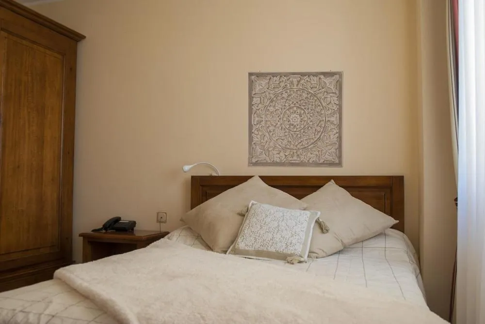 Photo of the whole room, Bed in Hotel Italia