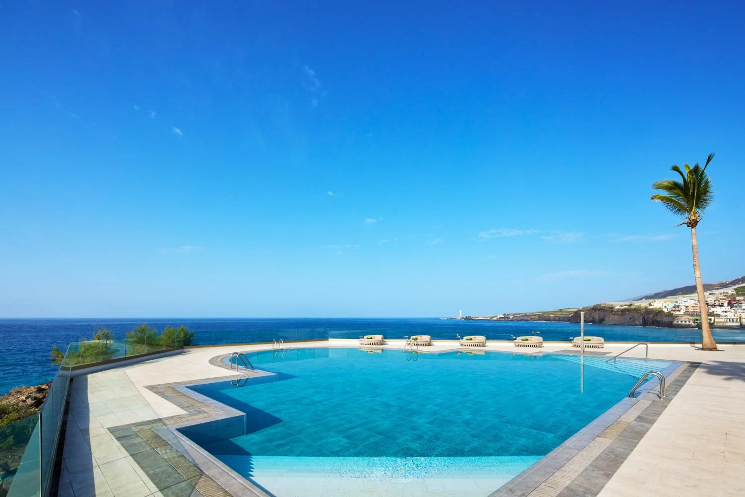 Swimming pool in Meliá La Palma