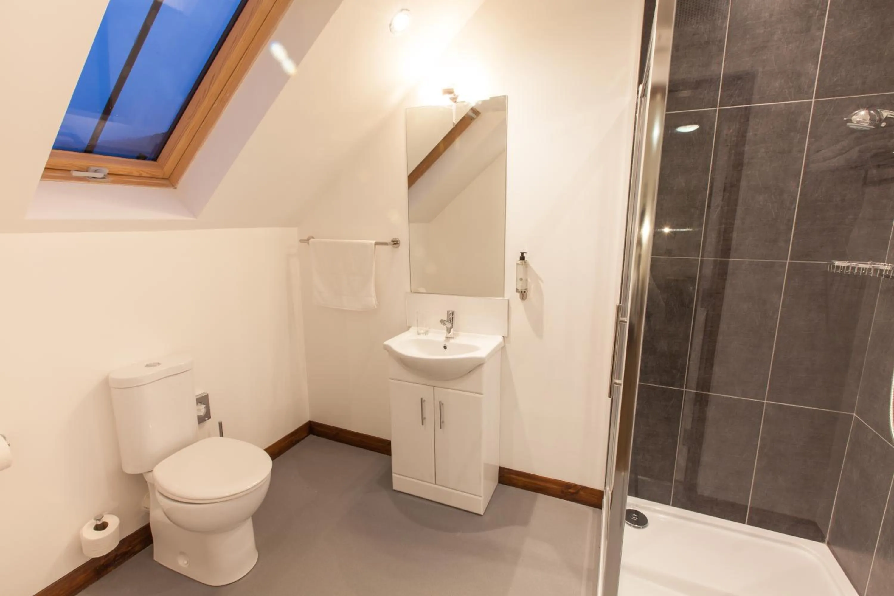 Bathroom in The Rostrevor Inn