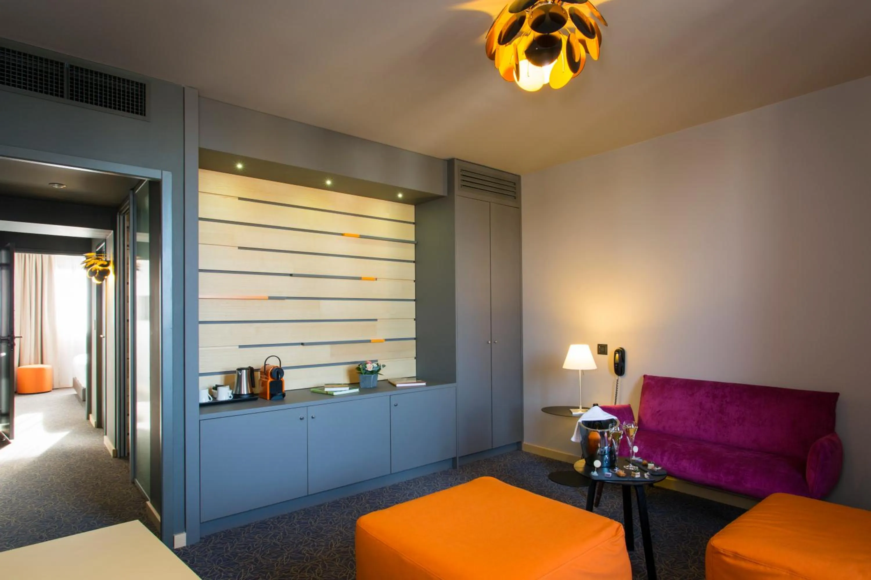 Photo of the whole room in Logis Hôtel du Morvan - Restaurant la Table de Jérôme