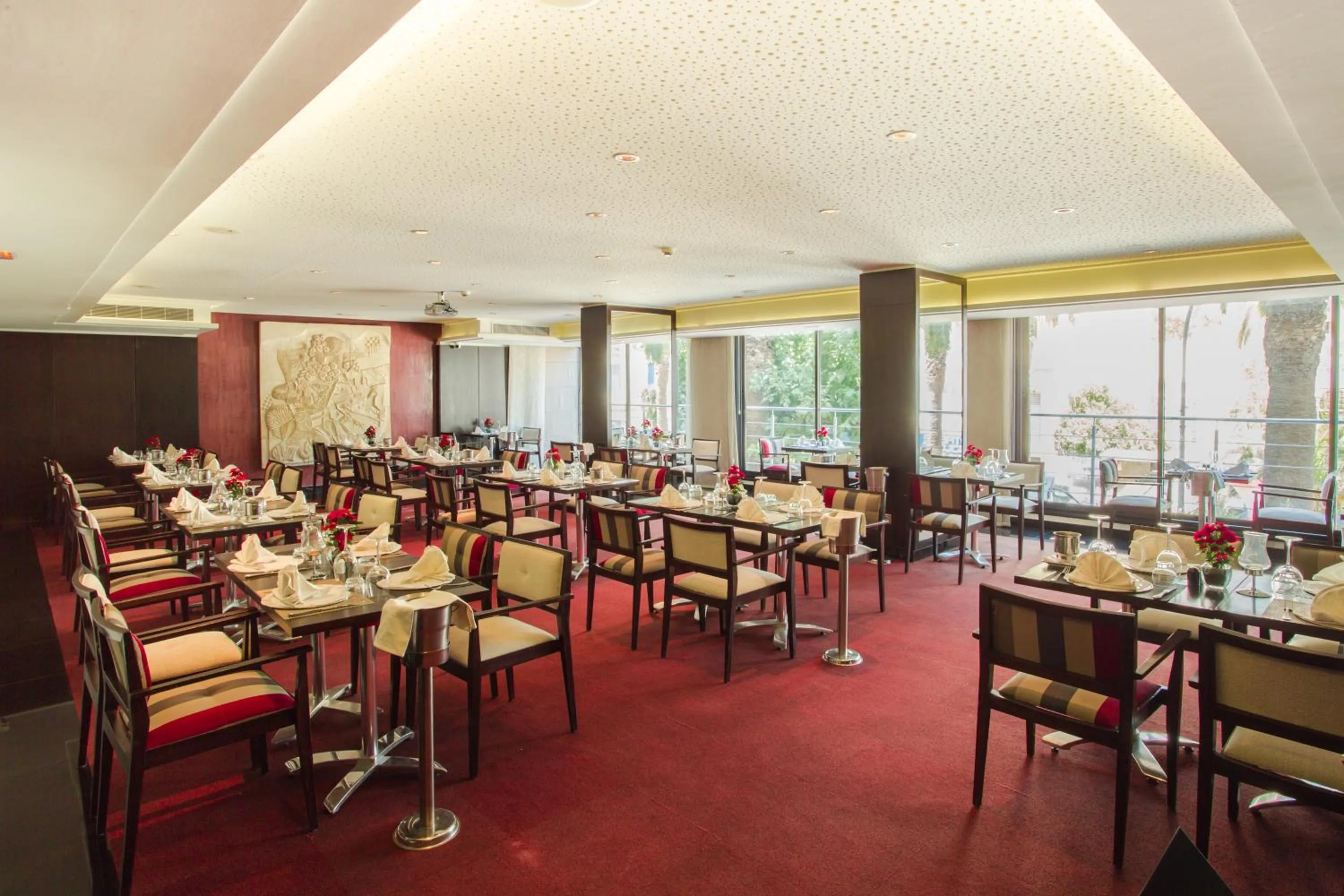 Restaurant/places to eat in Hôtel Belvédère Fourati