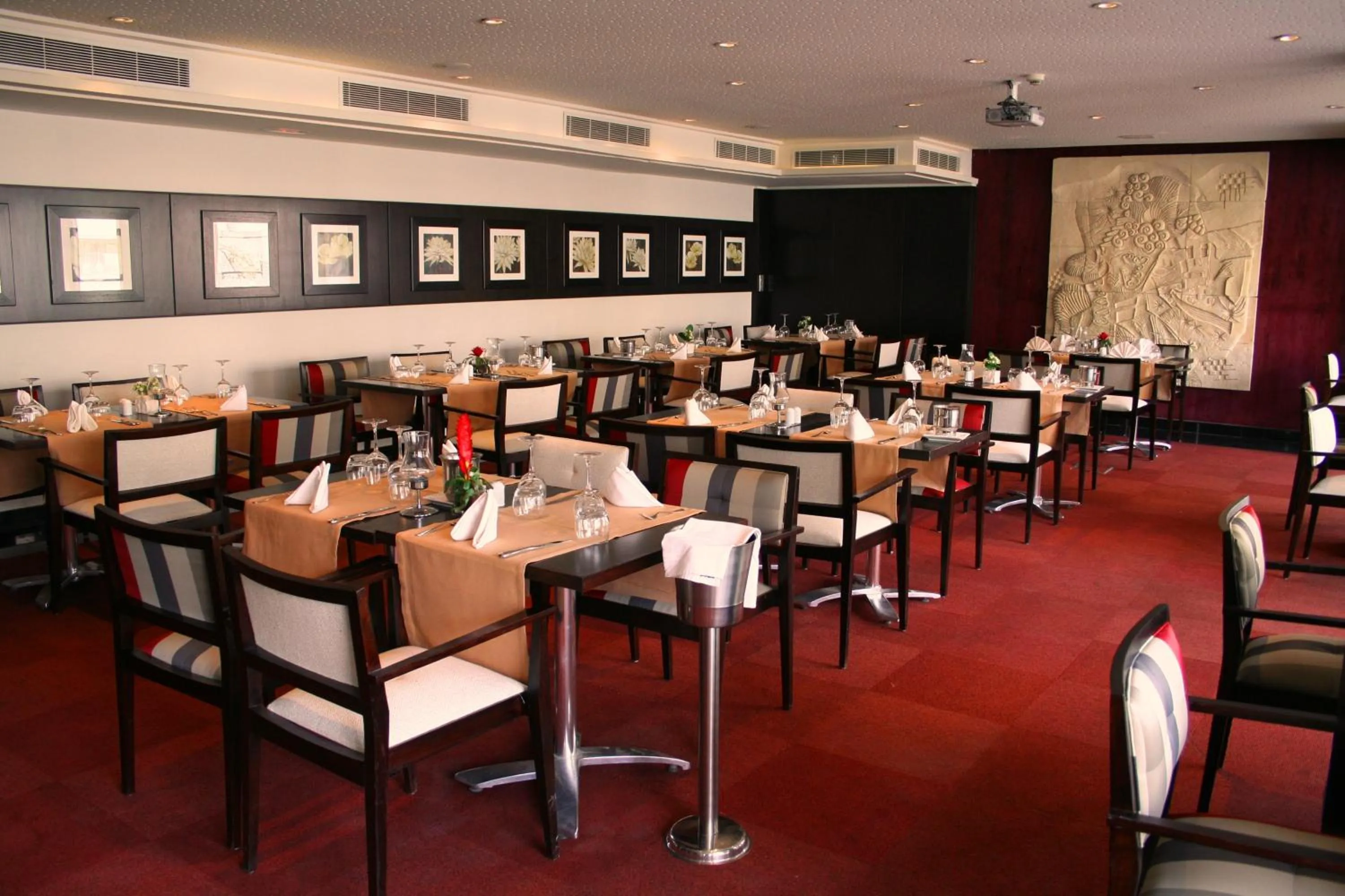 Restaurant/places to eat in Hôtel Belvédère Fourati