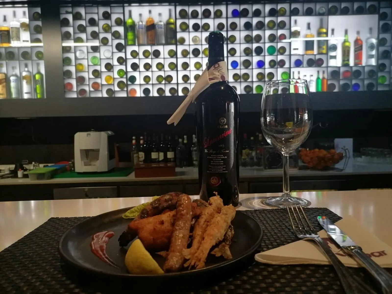 Food and drinks in Hôtel Belvédère Fourati