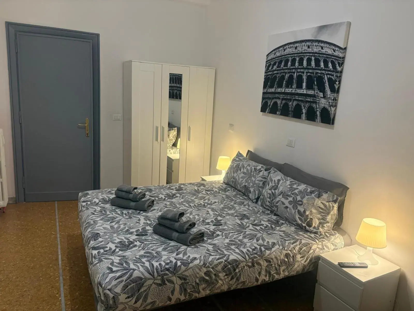 Double or Twin Room with Shared Bathroom in B&B Stelle Di Roma Double or Twin Room with Shared Bathroom in B&B Stelle Di Roma