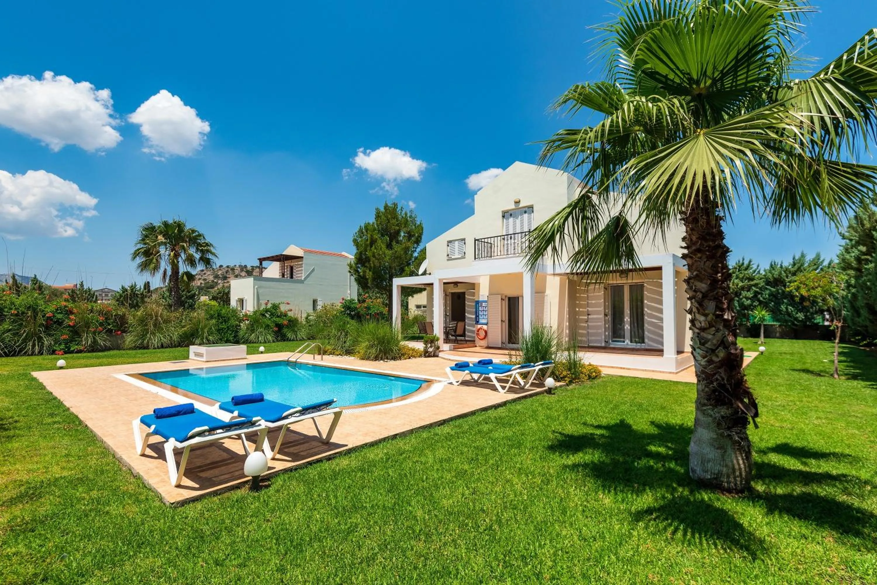 Swimming pool in Apollo Villa