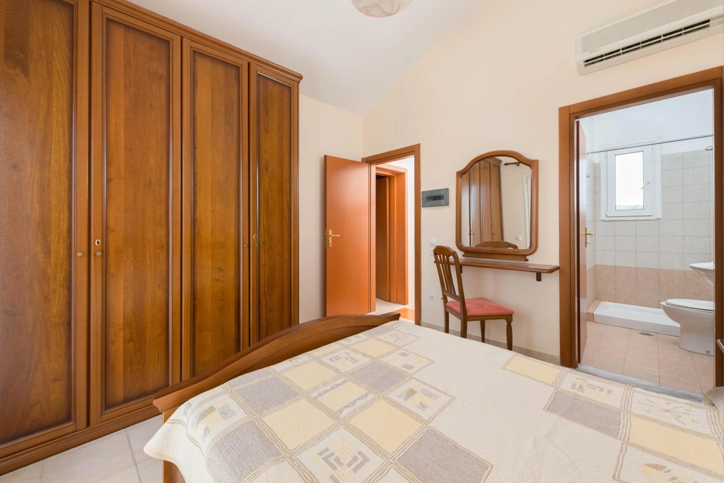Bedroom, Bed in Apollo Villa
