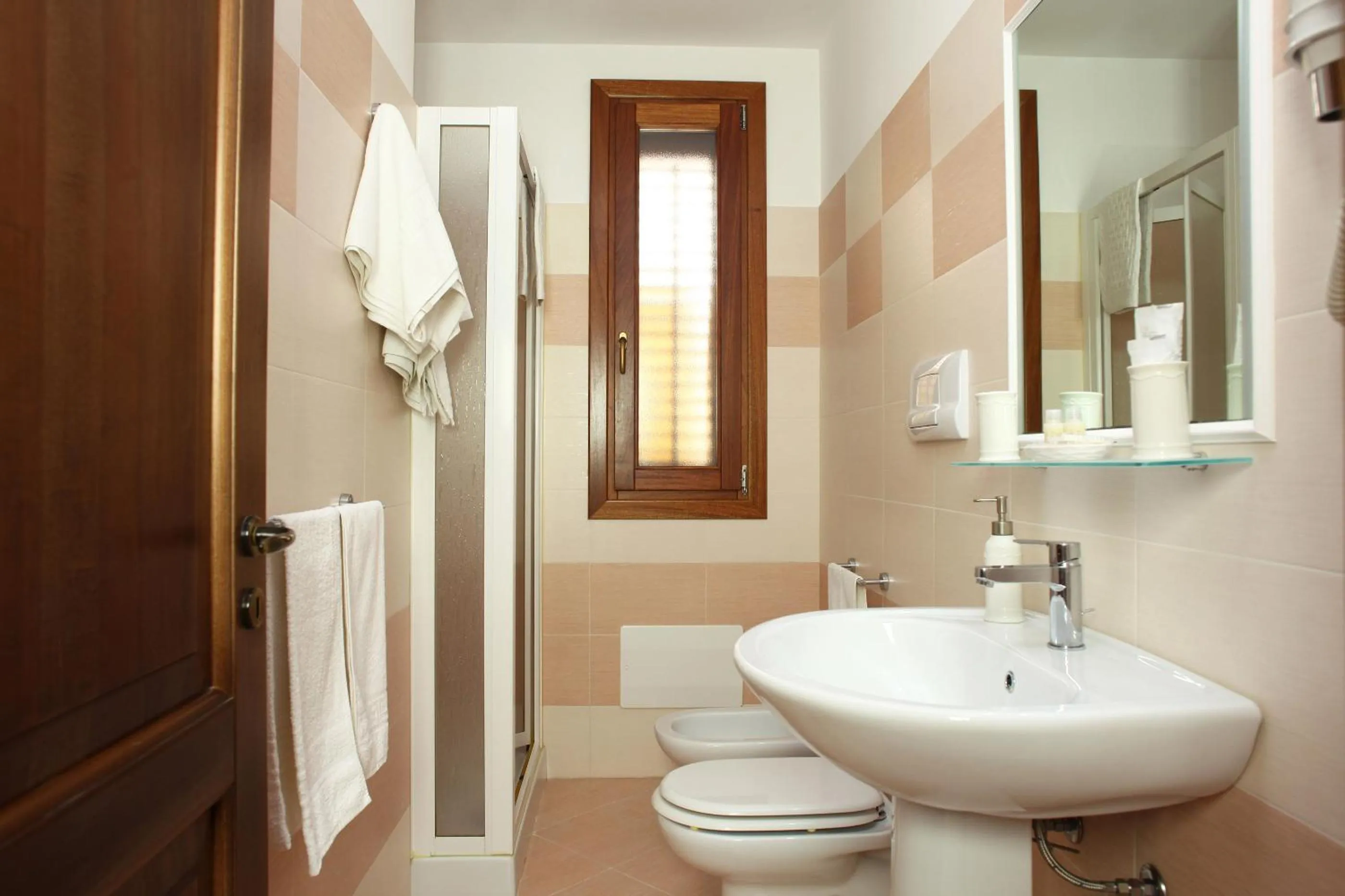 Shower in Coralia Bed & Breakfast