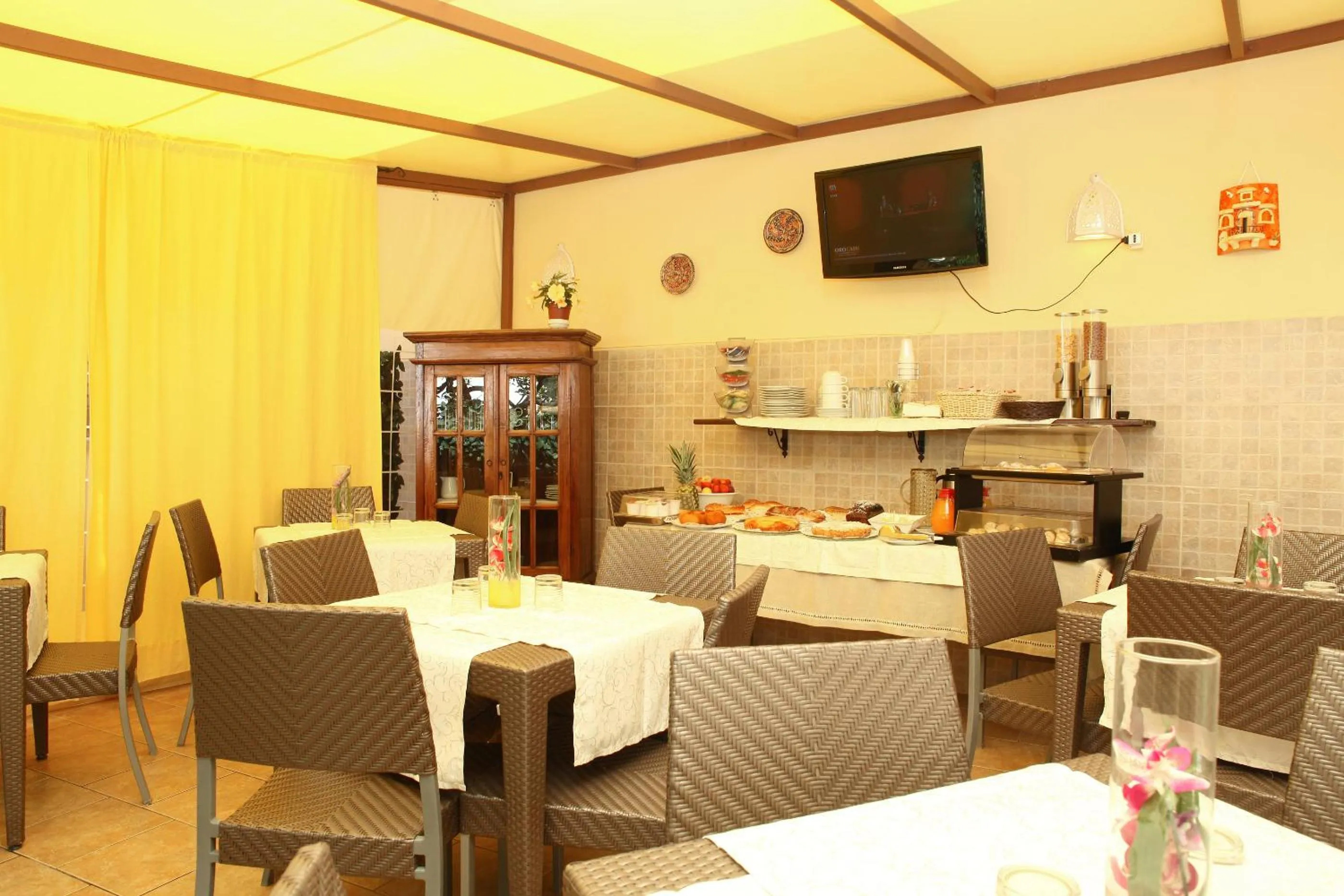 Buffet breakfast in Coralia Bed & Breakfast