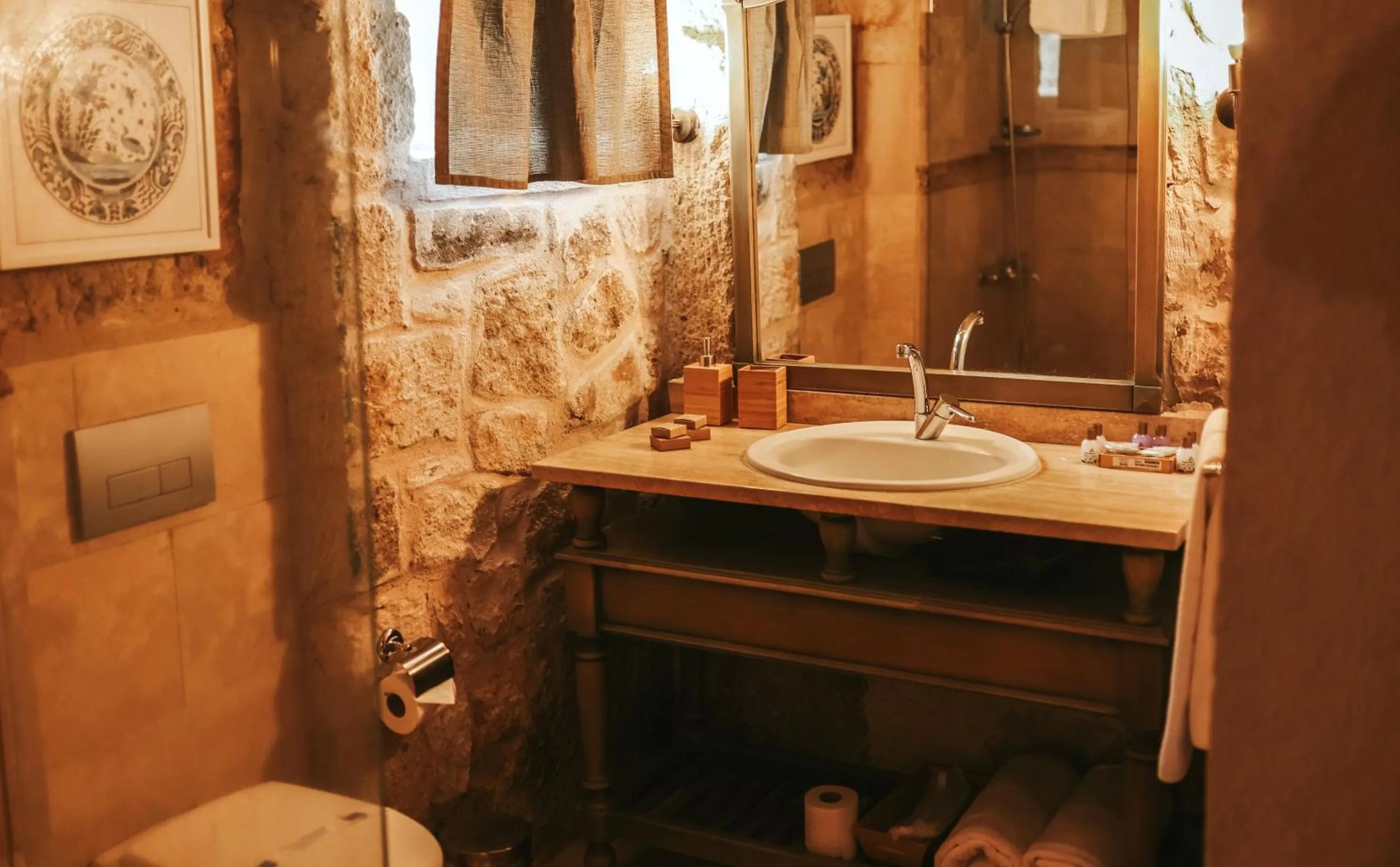 Bathroom in Elaa Cave Hotel