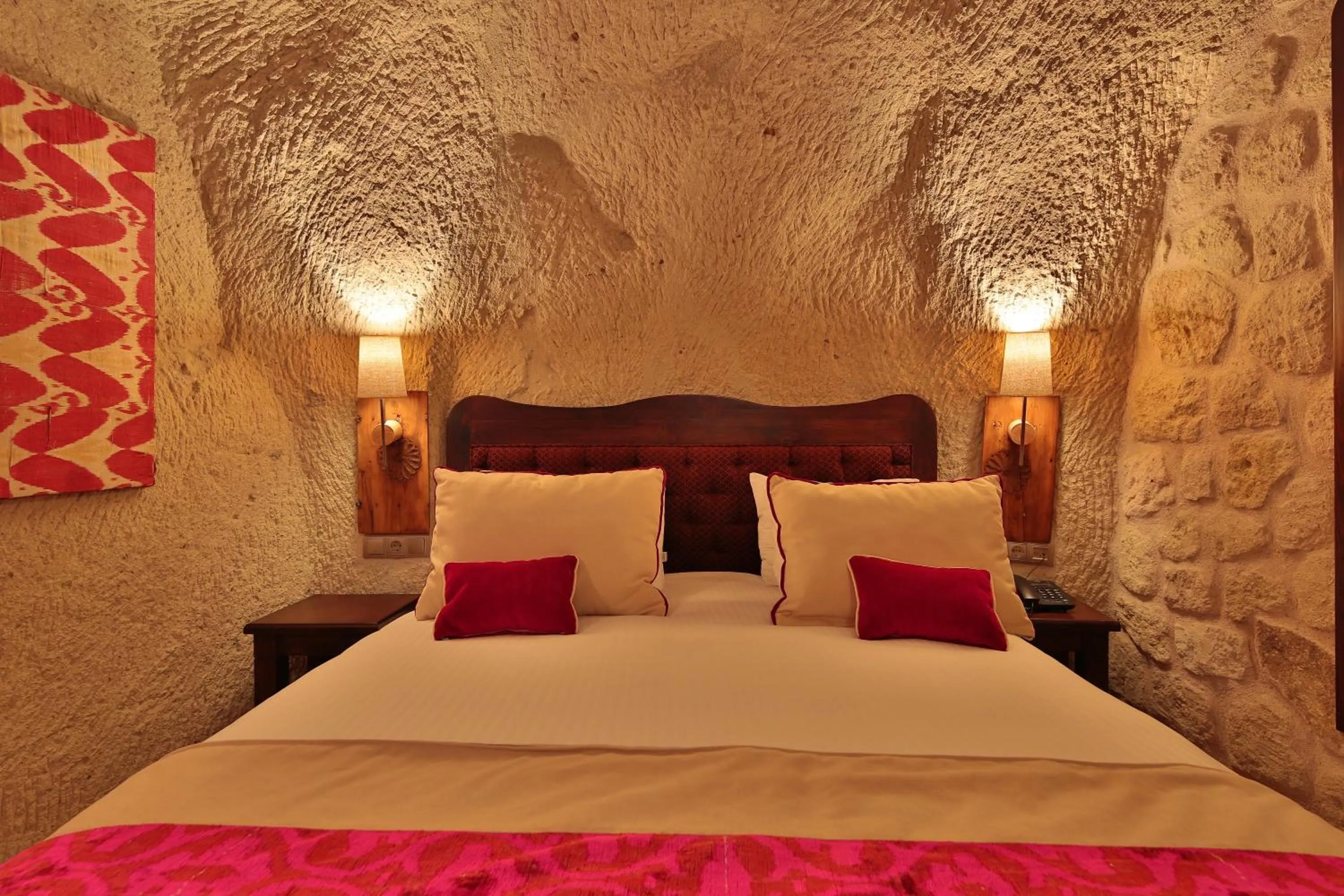 Bed in Elaa Cave Hotel