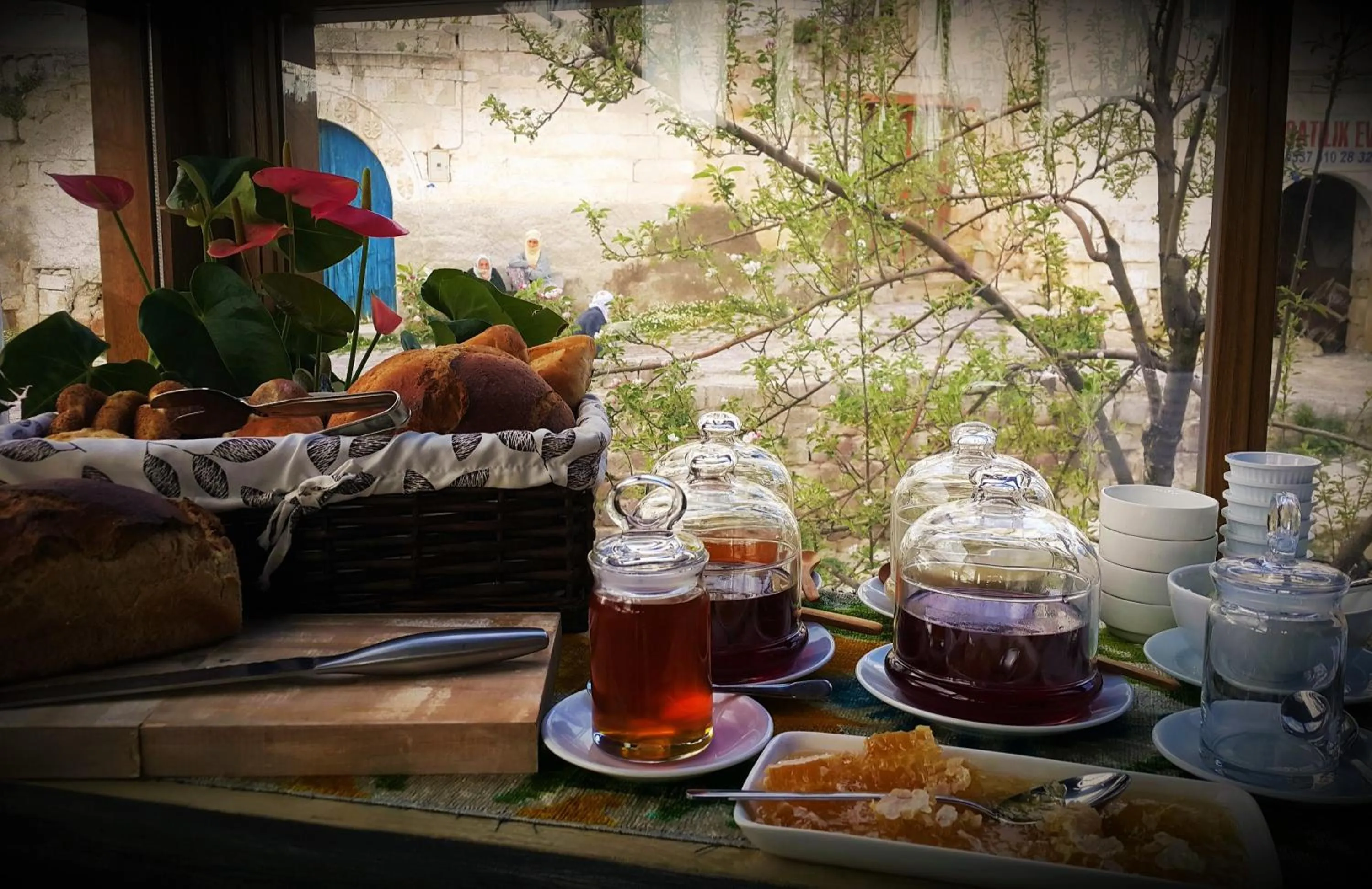 Restaurant/places to eat in Elaa Cave Hotel