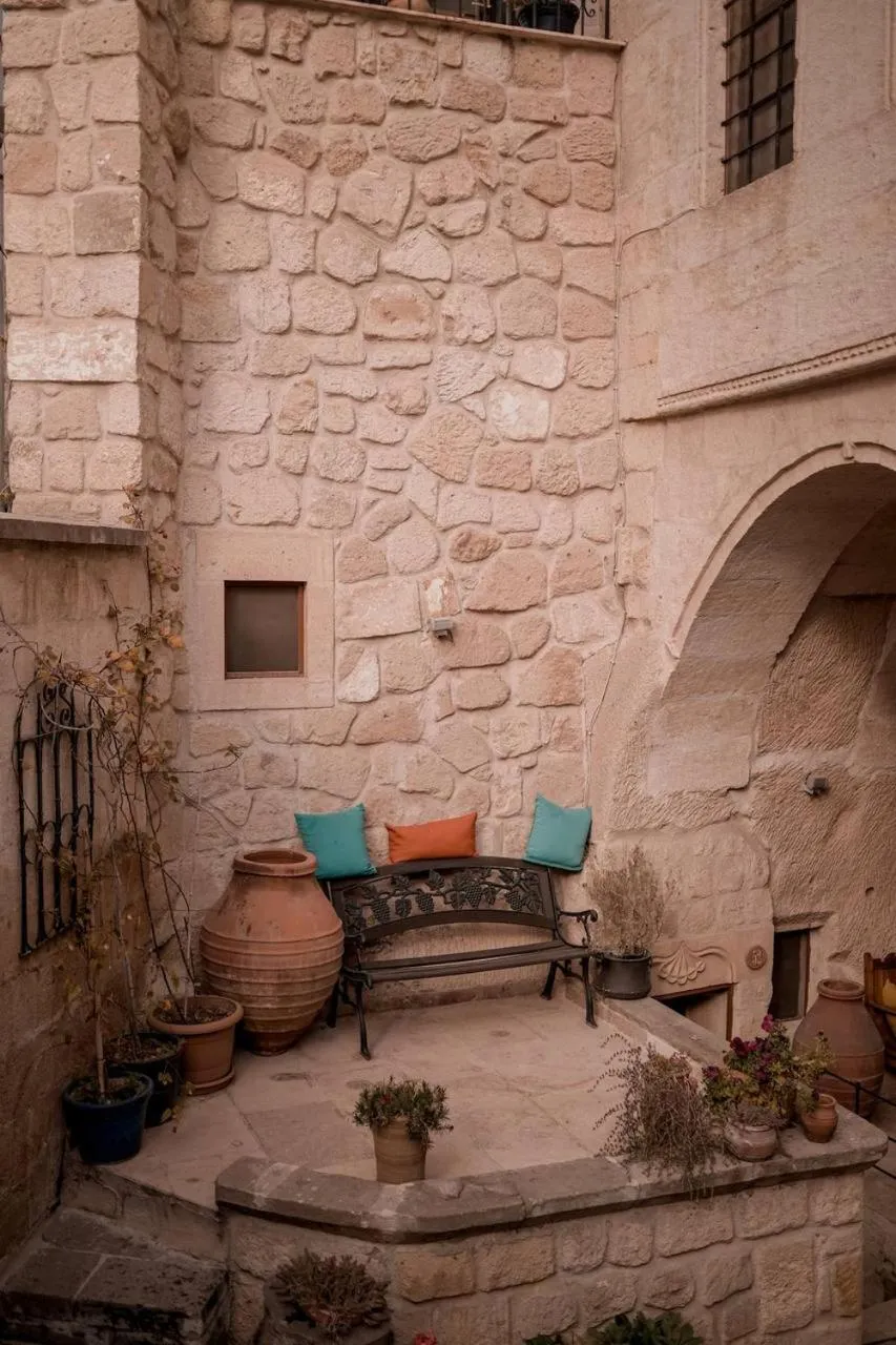 Inner courtyard view in Elaa Cave Hotel