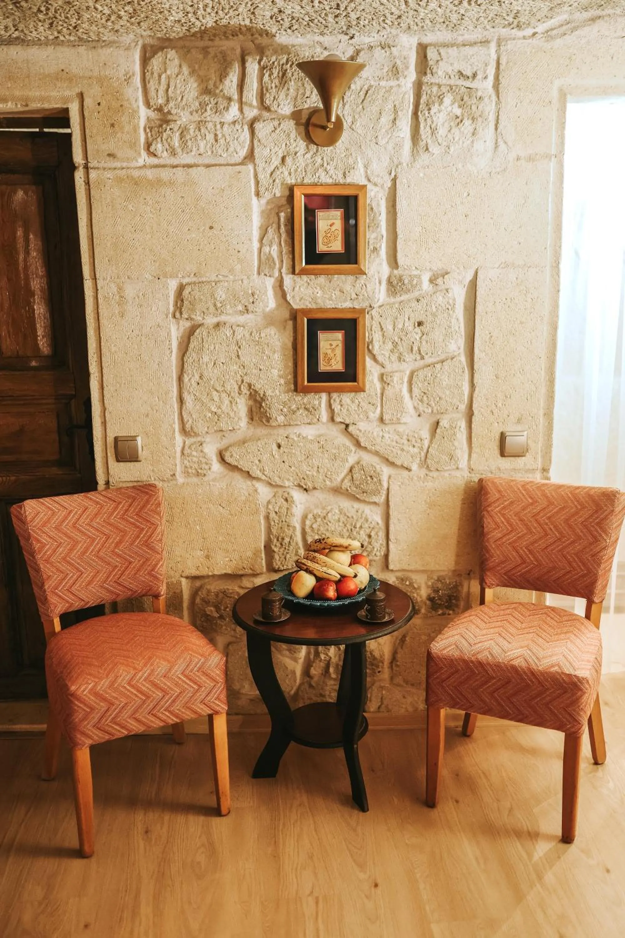 Seating area in Elaa Cave Hotel