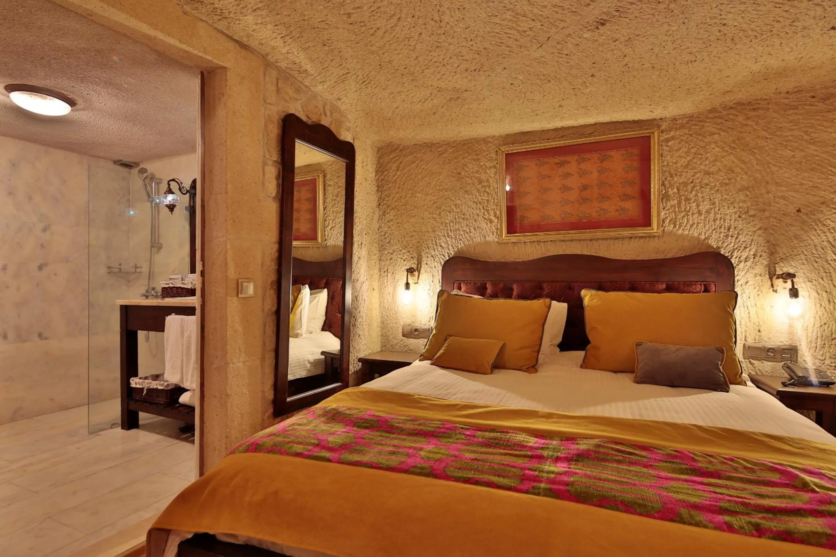 Bed in Elaa Cave Hotel