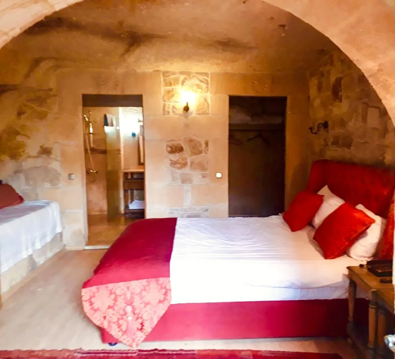 Bed in Elaa Cave Hotel