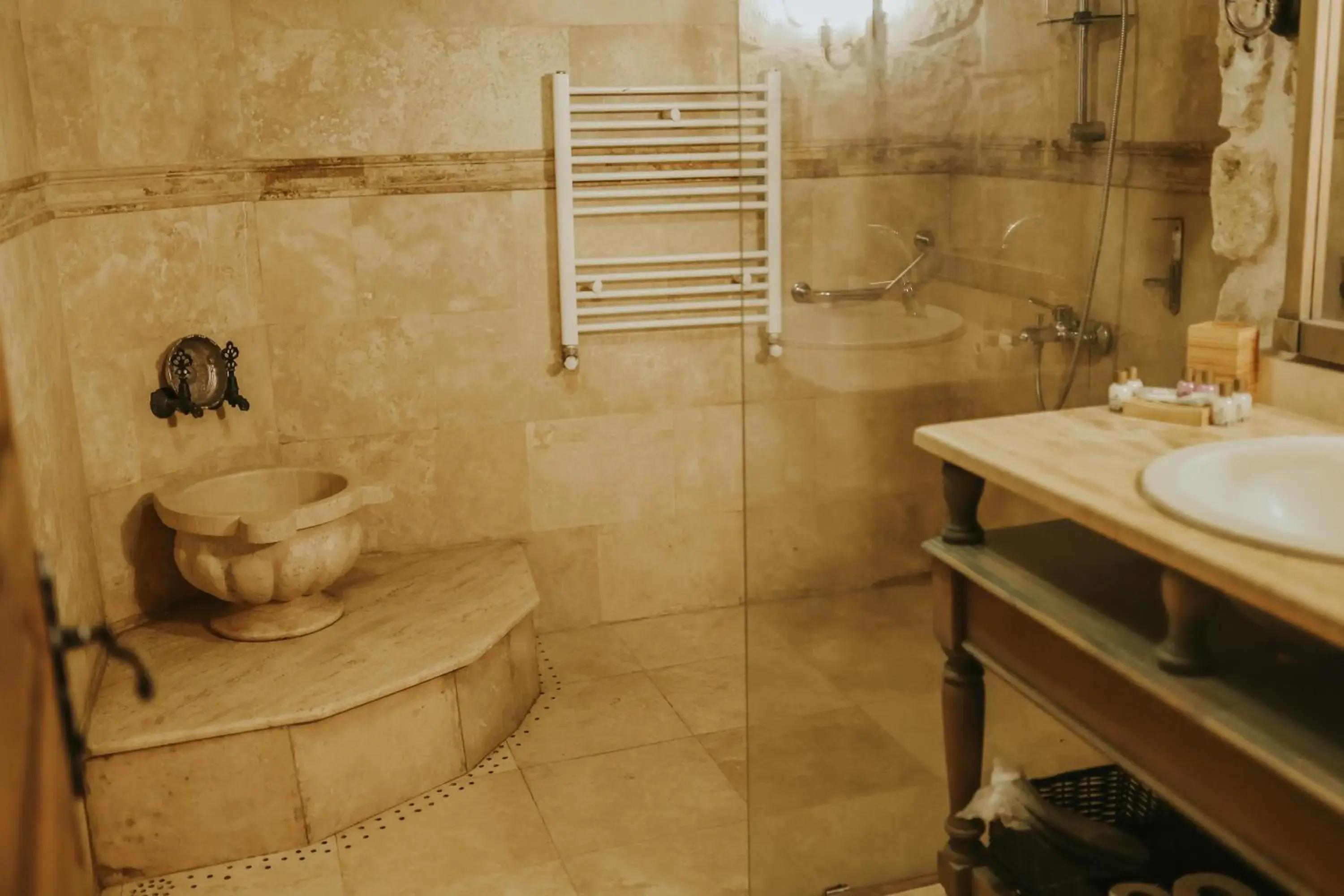 Deluxe Family Suite in Elaa Cave Hotel Deluxe Family Suite in Elaa Cave Hotel