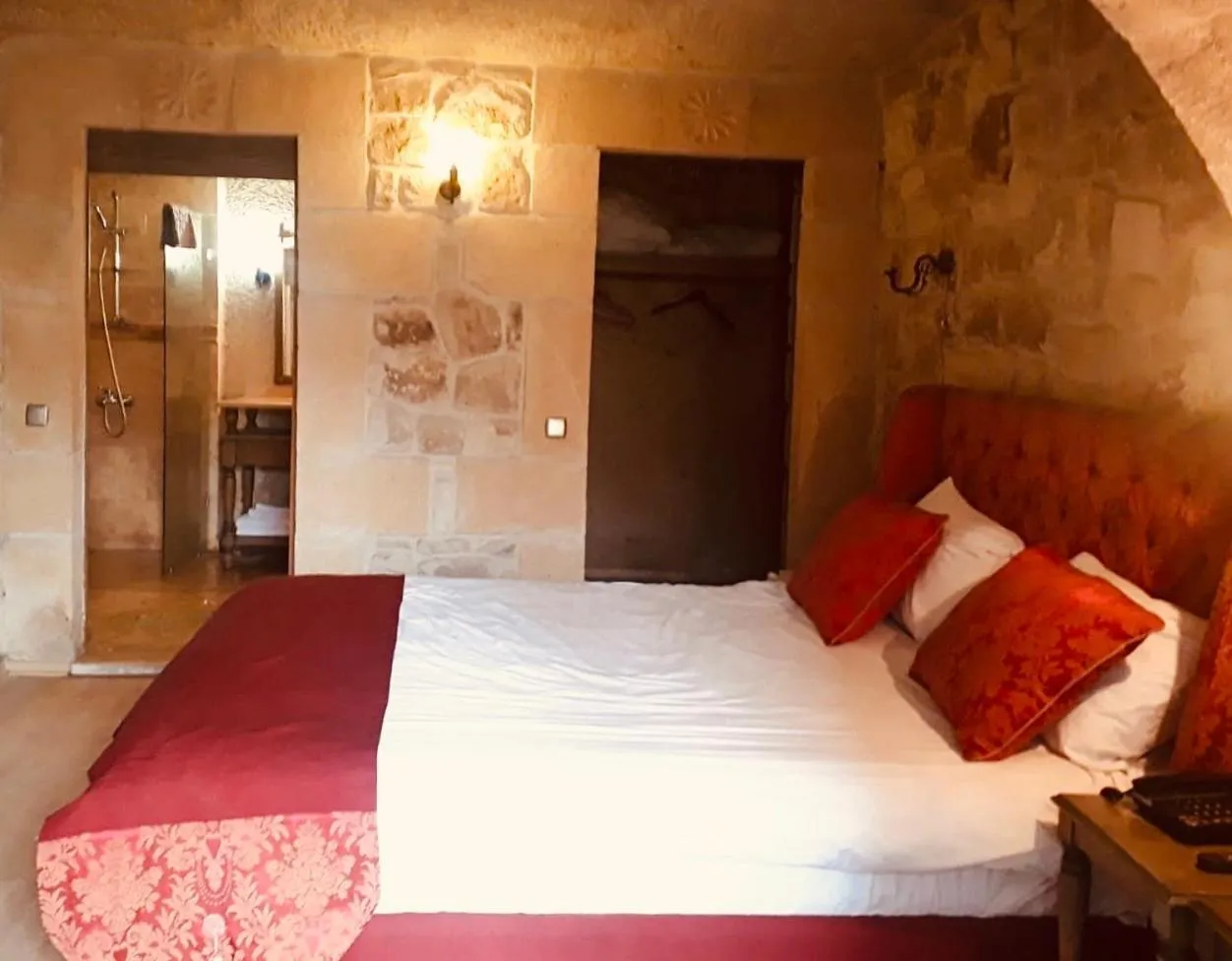 Photo of the whole room, Bed in Elaa Cave Hotel