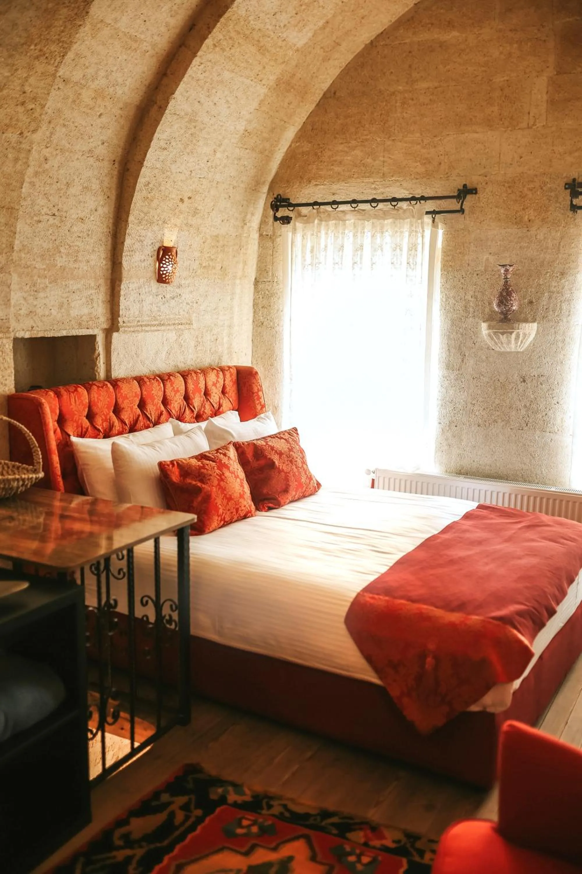 Bed in Elaa Cave Hotel