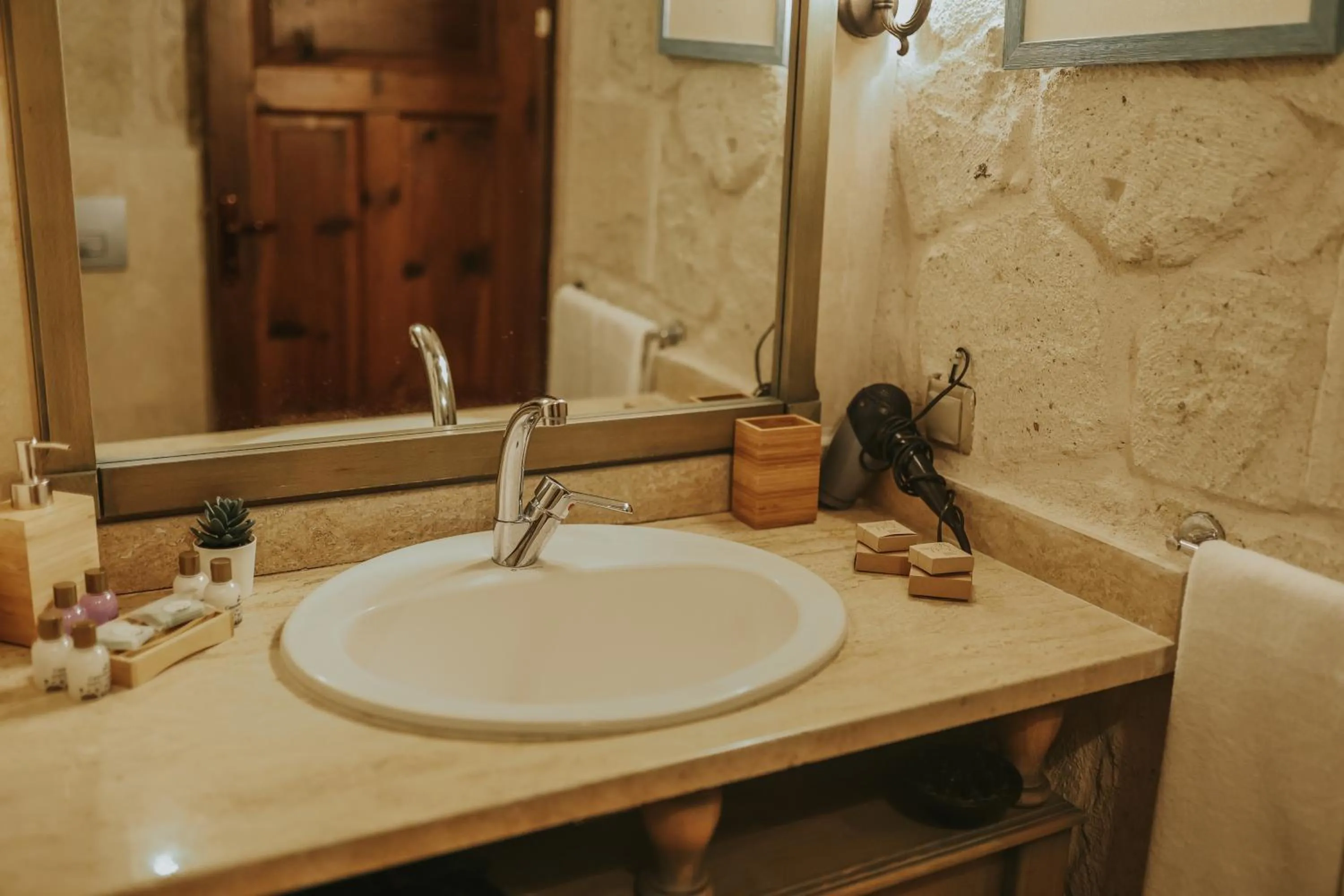 Bathroom in Elaa Cave Hotel