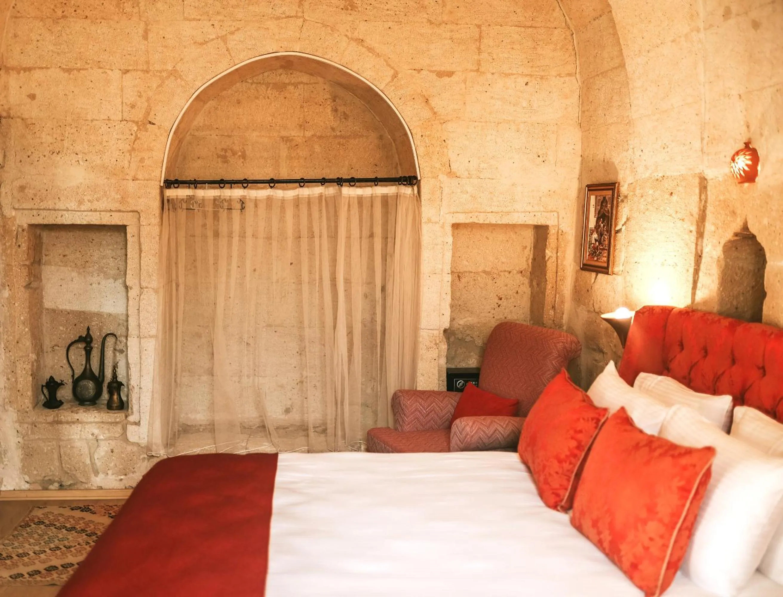 Bed in Elaa Cave Hotel