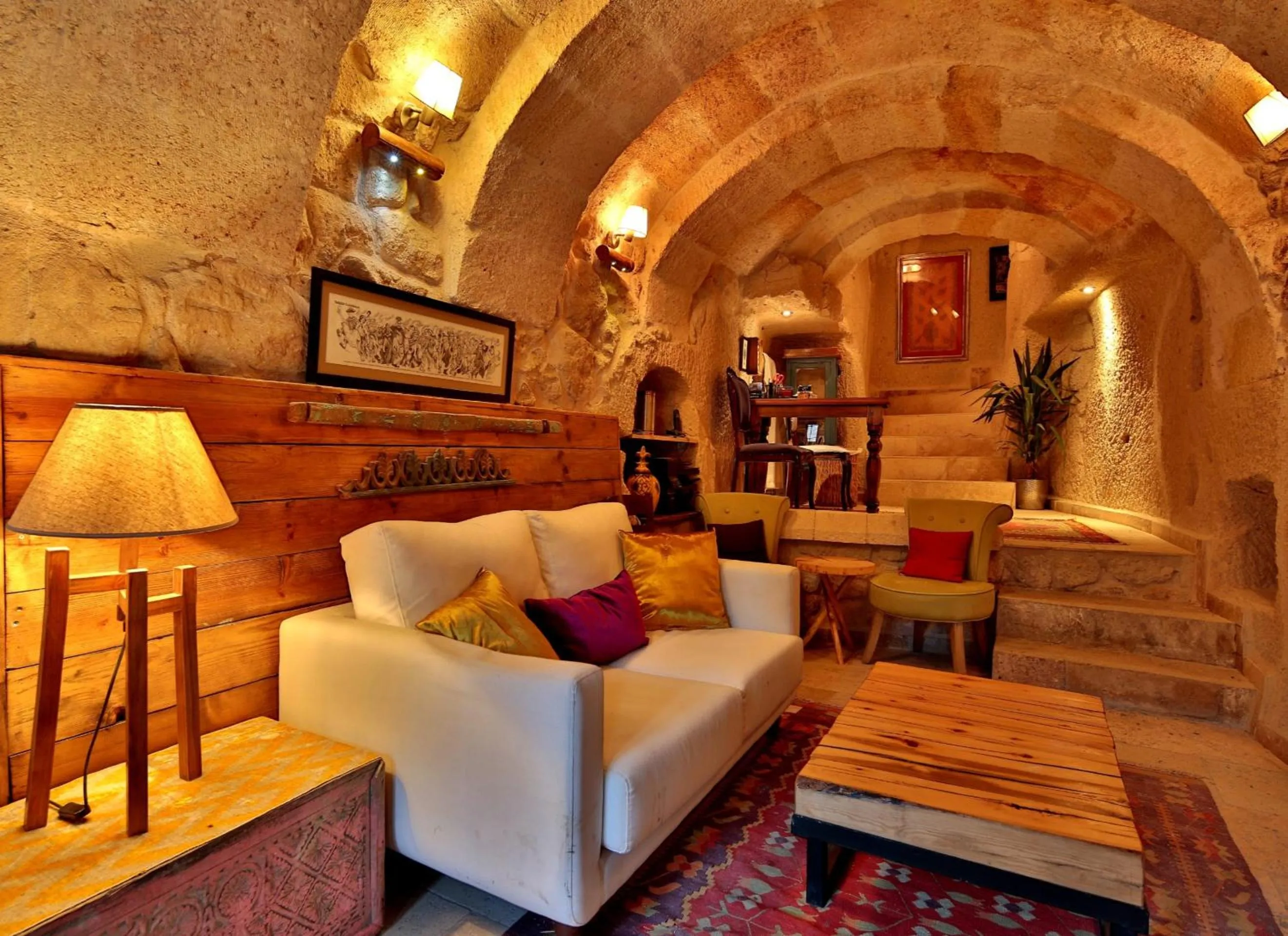 Communal lounge/ TV room in Elaa Cave Hotel