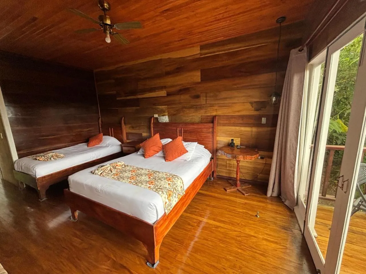 Deluxe Room with Balcony and Mountain View - Lower in Hotel Bosque Verde Lodge