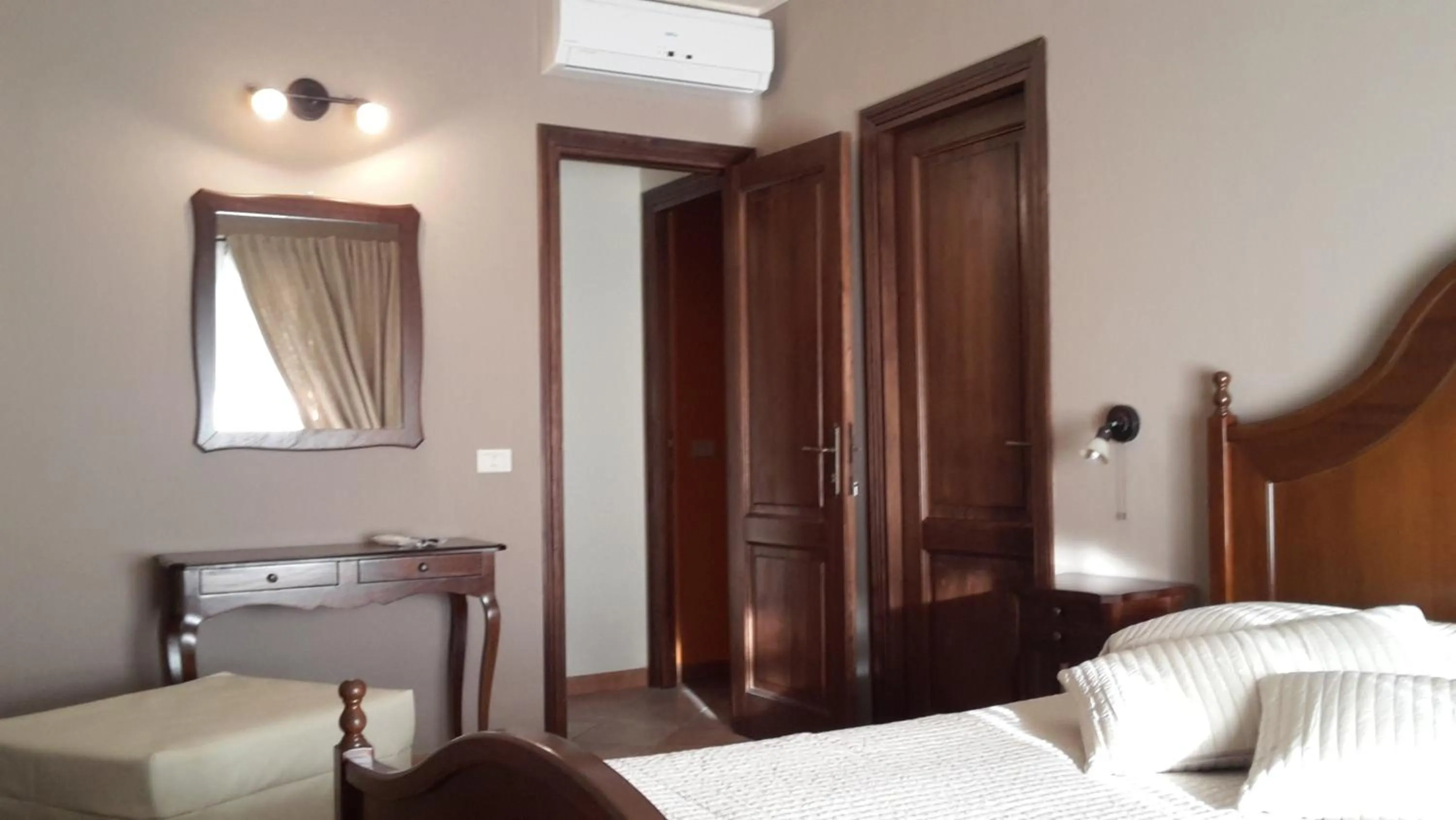 View (from property/room), Bed in Villa Klinai