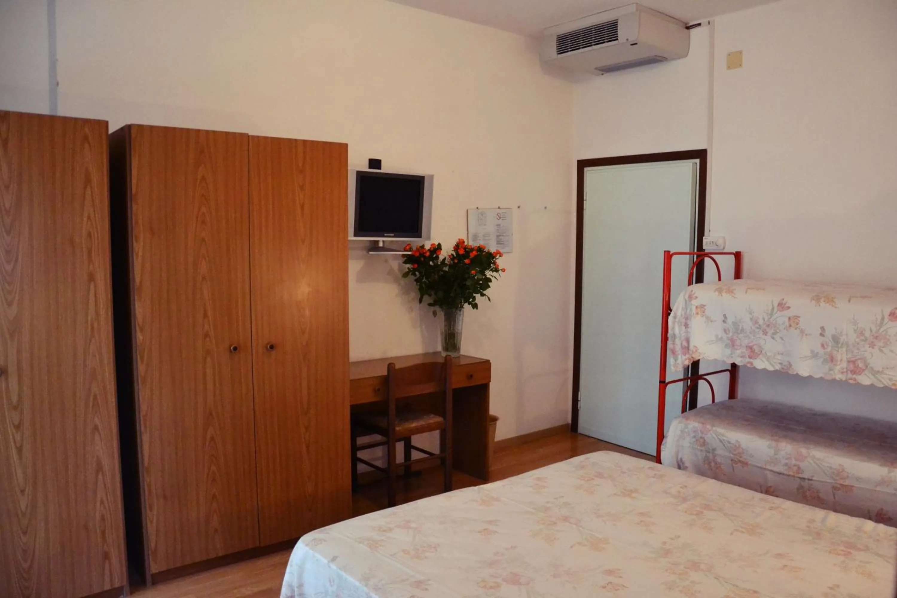 Photo of the whole room in Hotel Rex