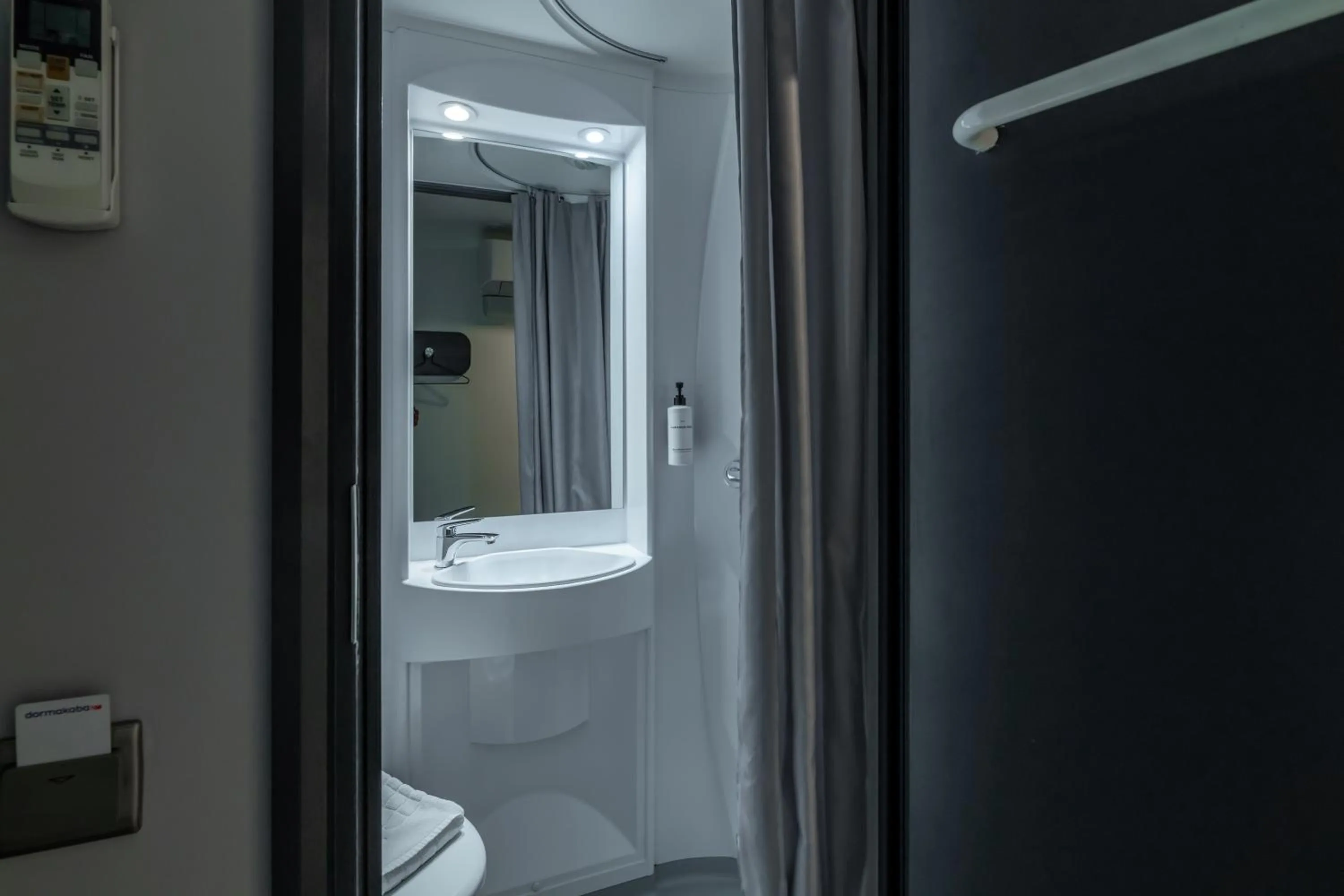 Bathroom in easyHotel Victoria