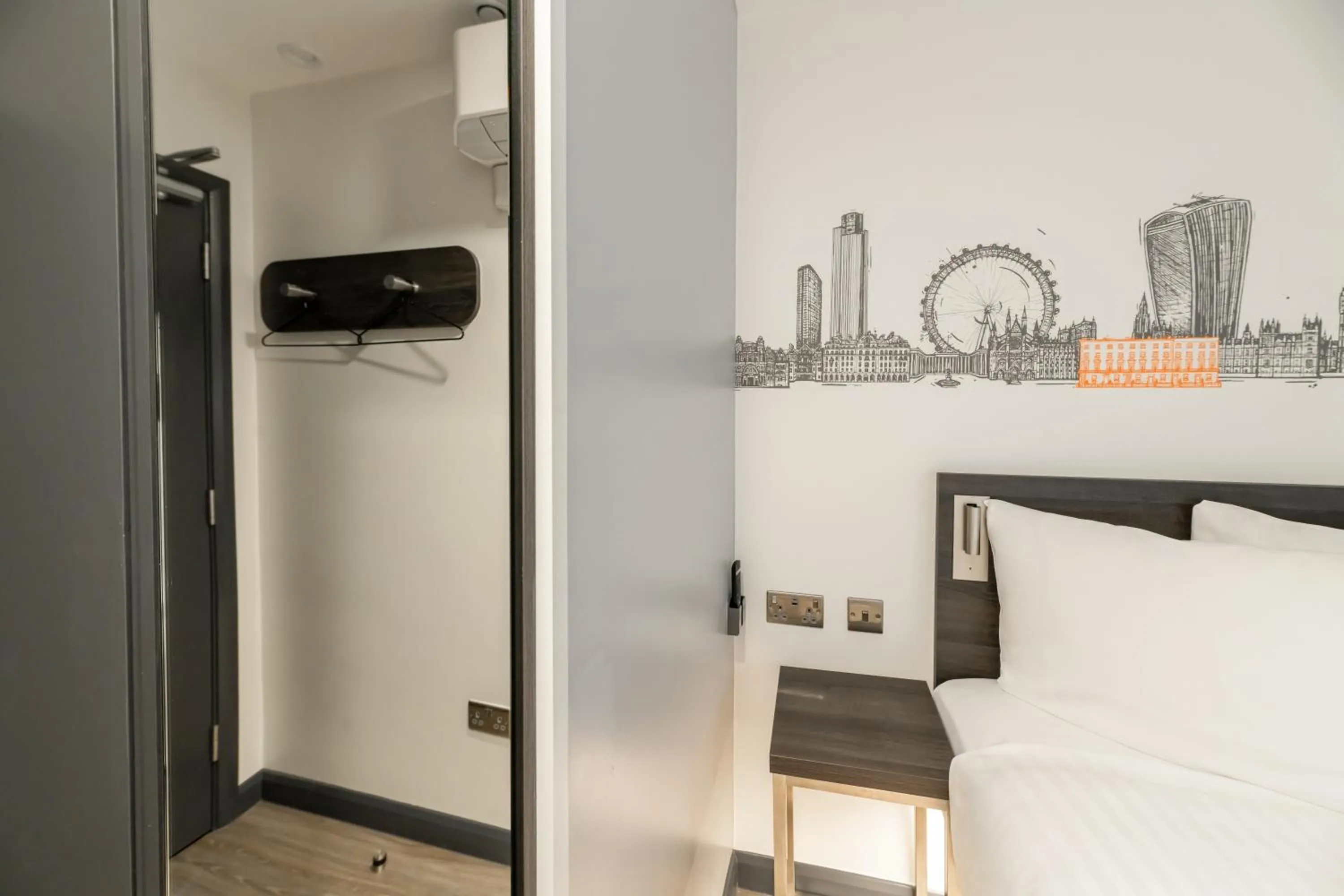 Bed in easyHotel Victoria