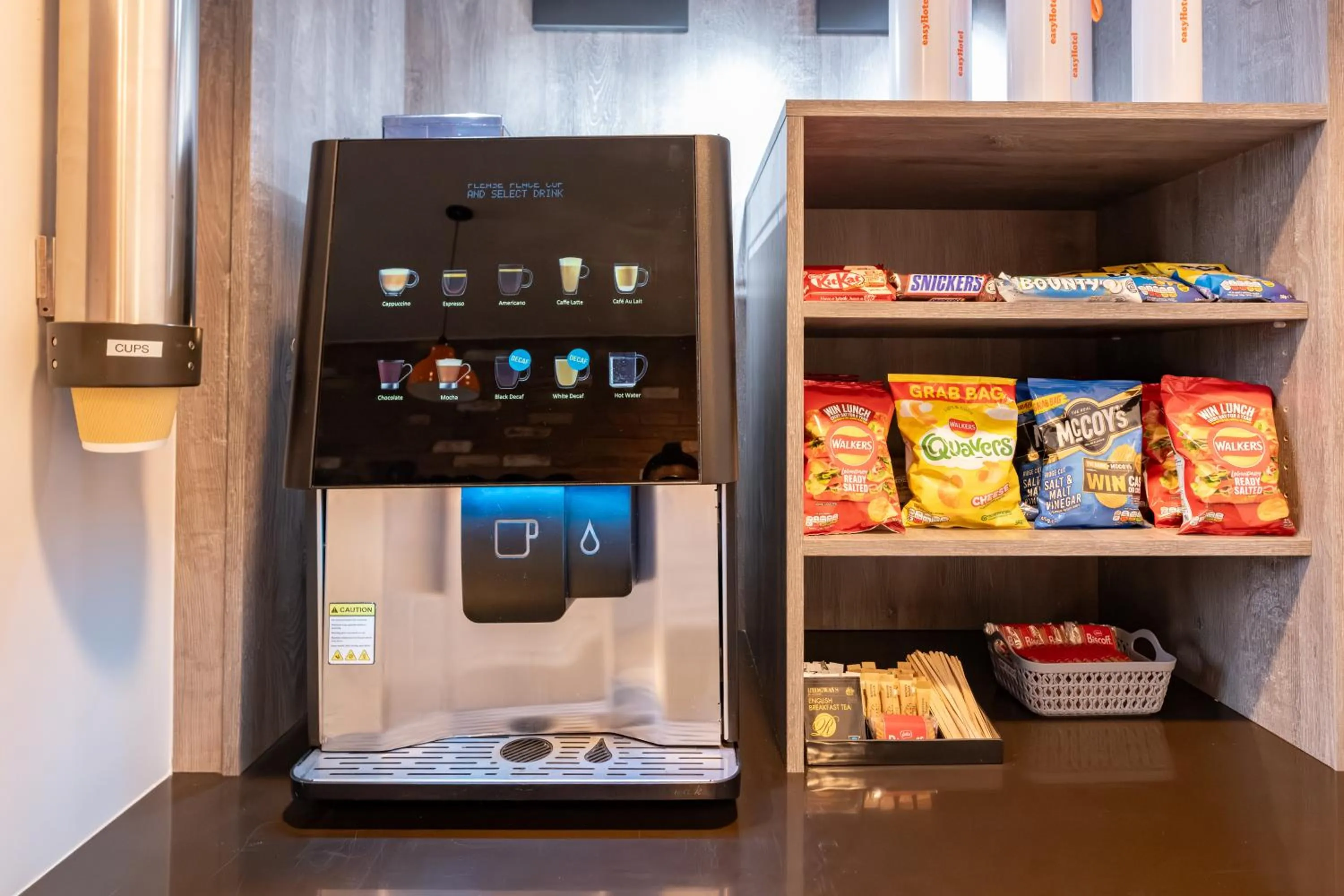 Coffee/tea facilities in easyHotel Victoria