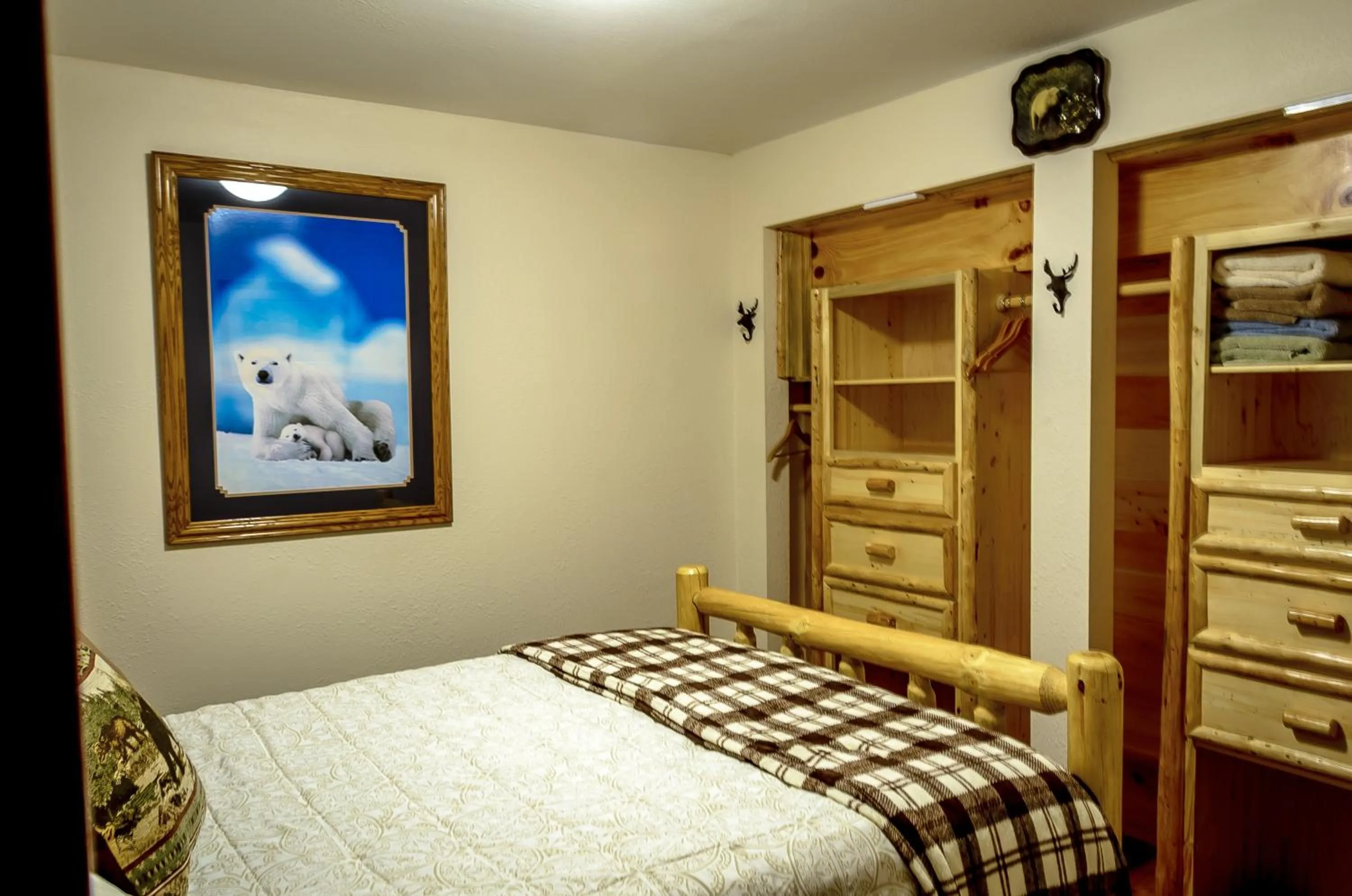 Bed in Eagle's Eye Vacation Rentals